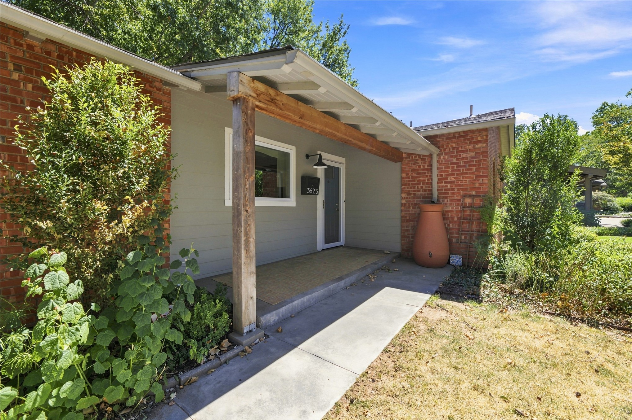 3623 S Florence Avenue Property Photo 2