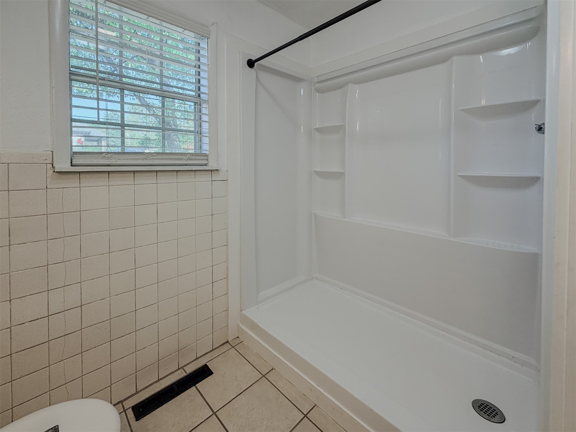 102 Kupsick Street Property Photo 28