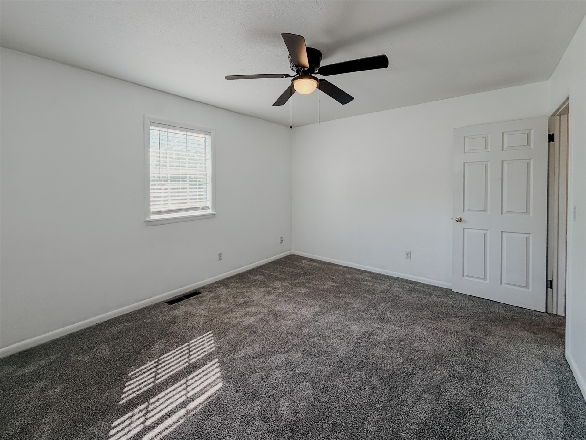 102 Kupsick Street Property Photo 34