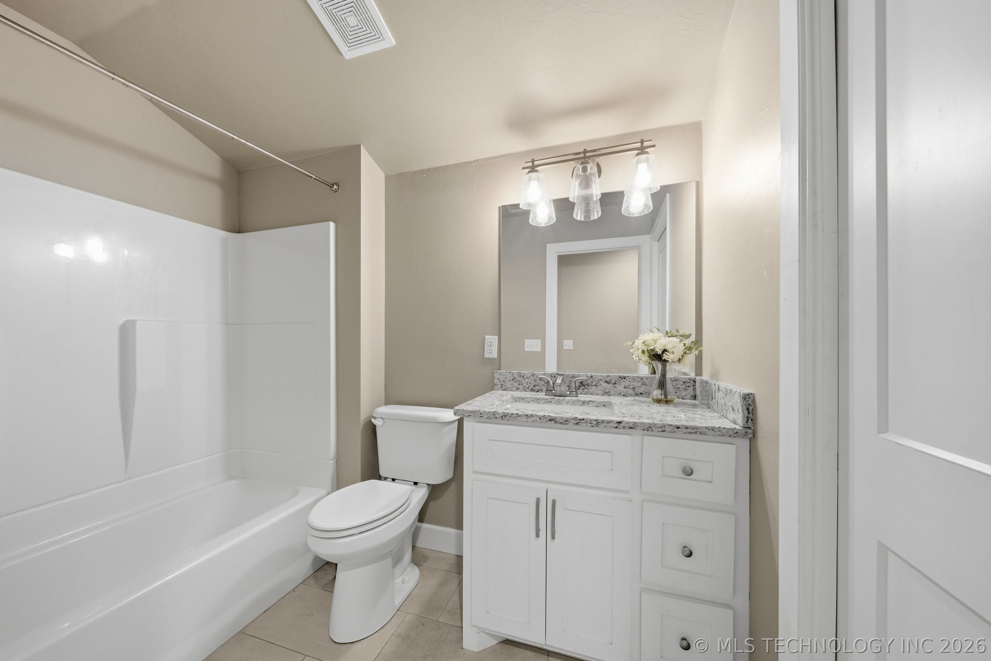 17 E 32nd Street Property Photo 27
