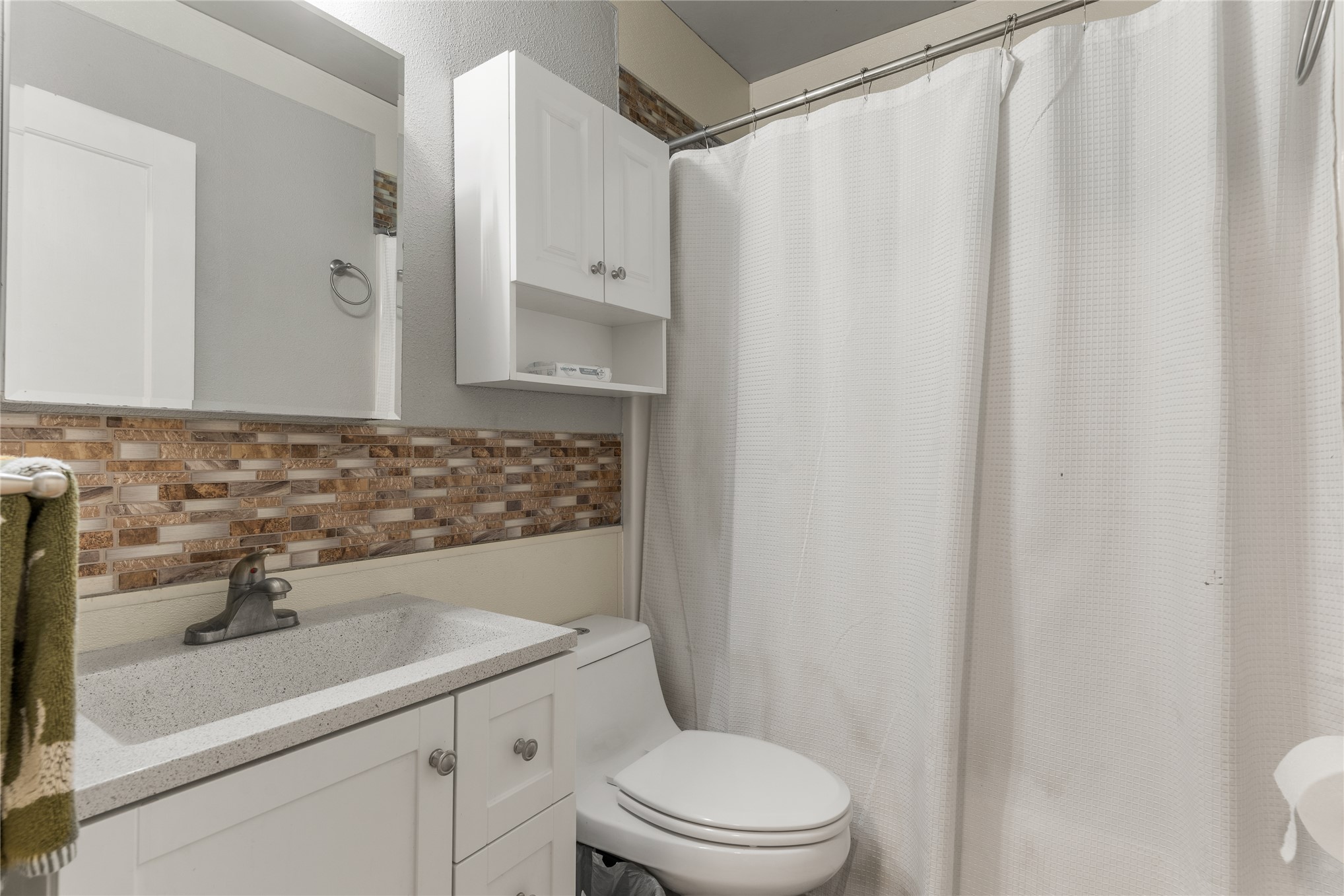 2239 S Oswego Avenue Property Photo 21