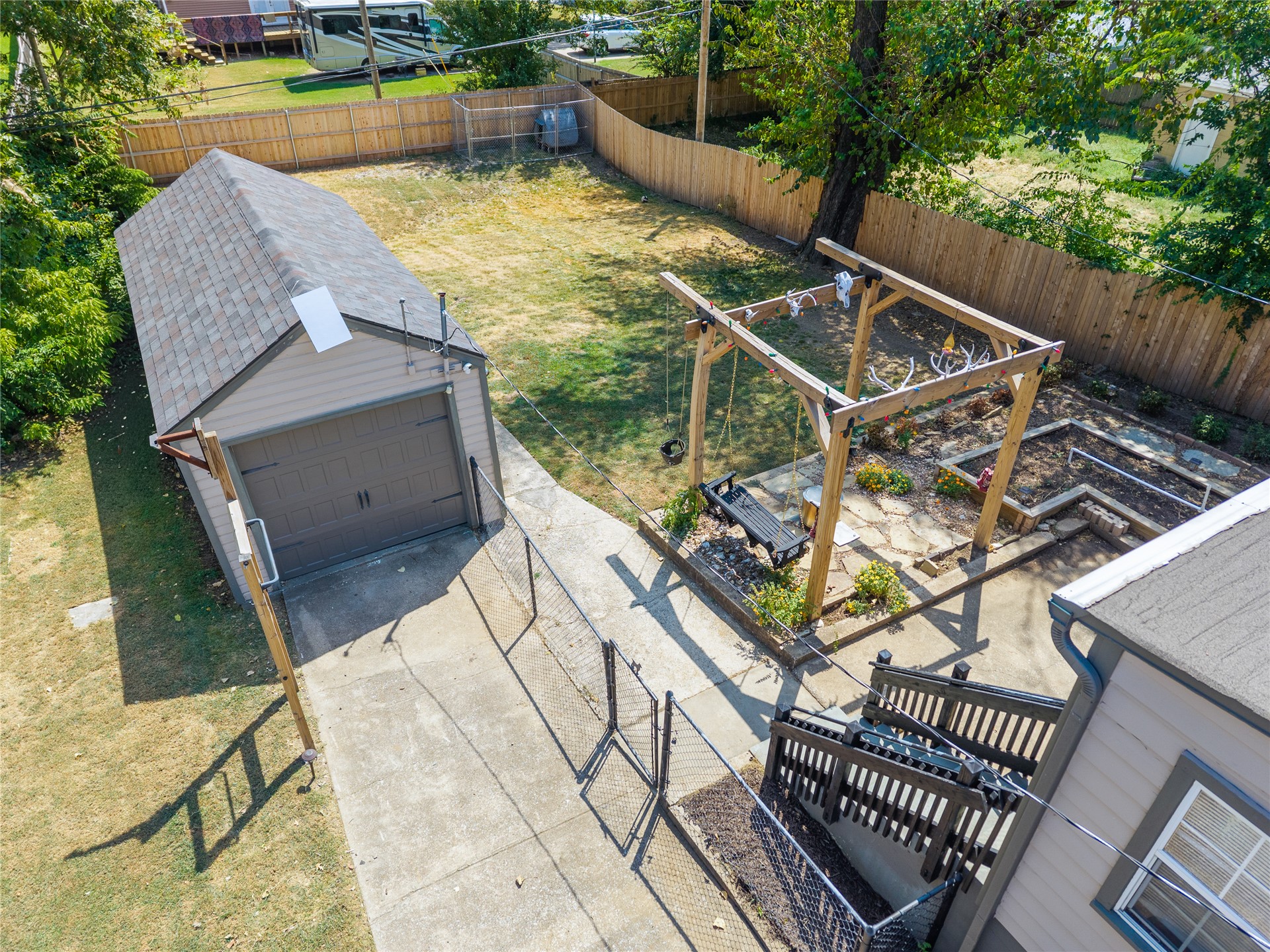 2239 S Oswego Avenue Property Photo 35