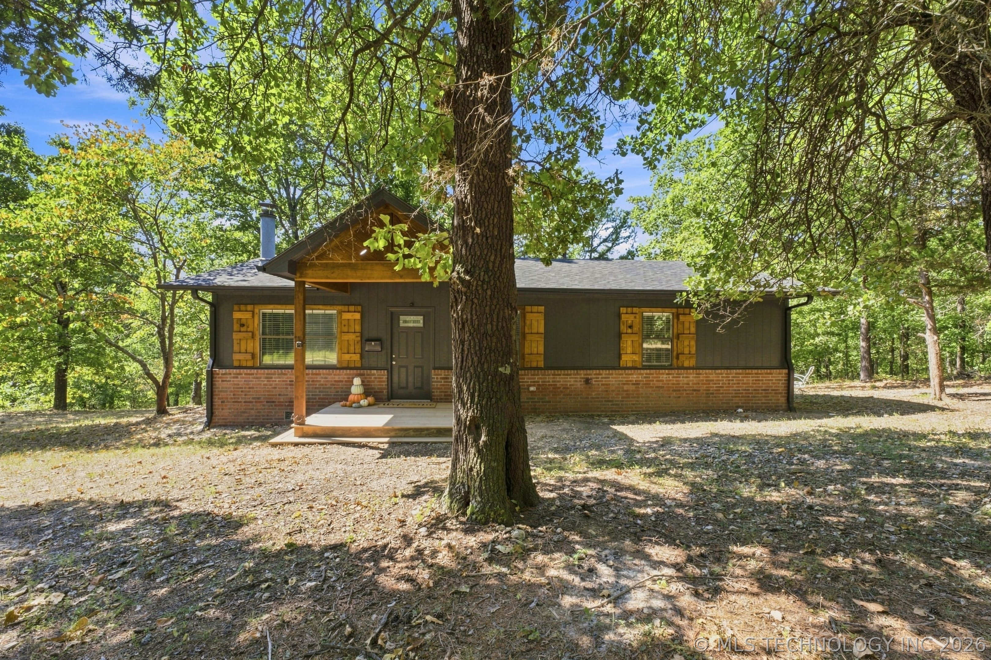 1029 Country Club Road Property Photo 3