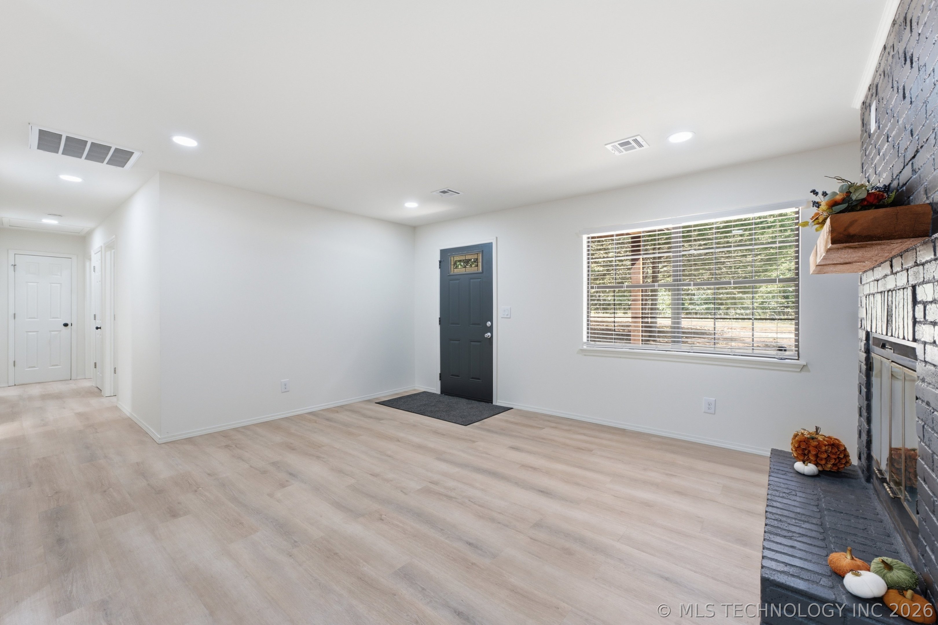 1029 Country Club Road Property Photo 6