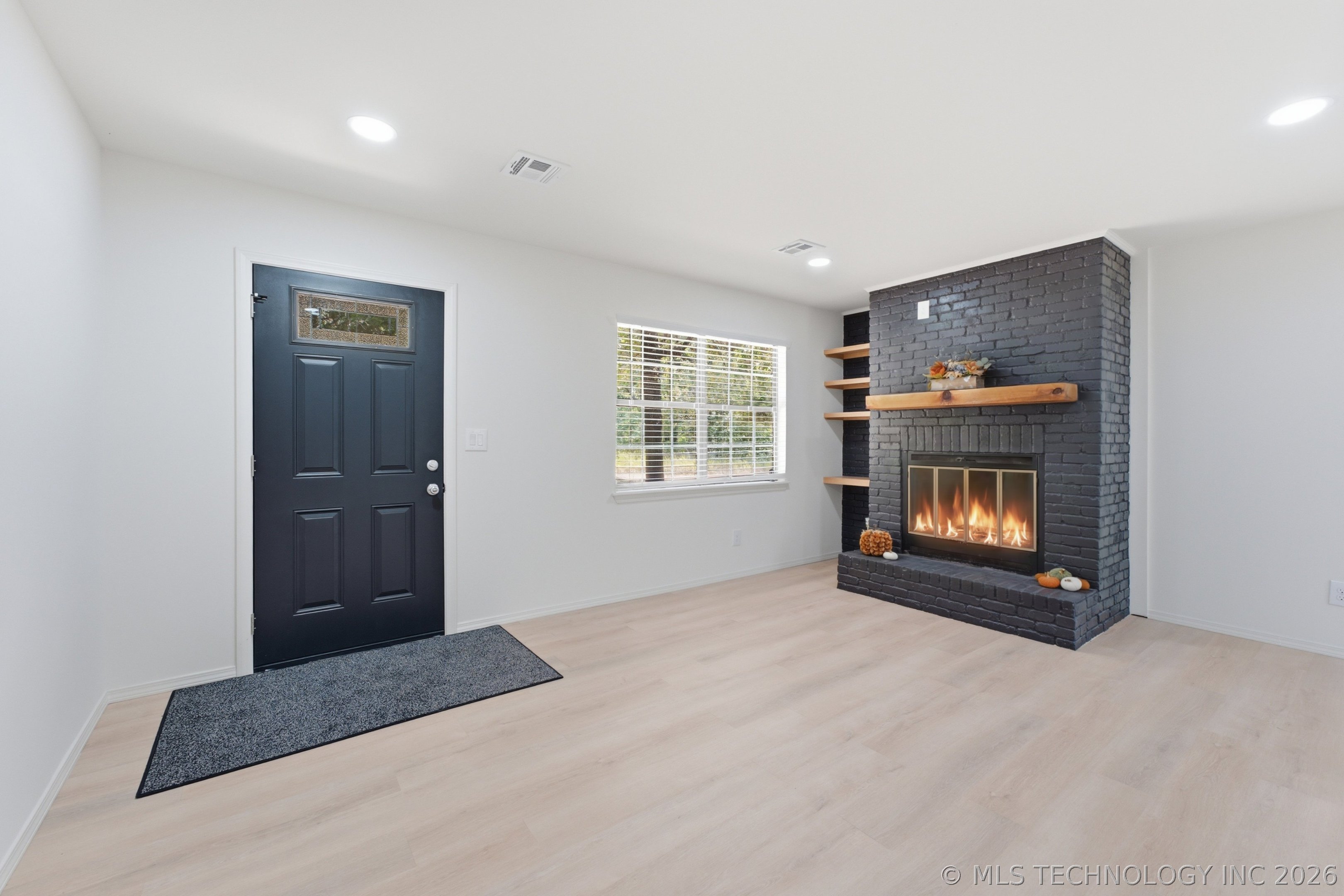 1029 Country Club Road Property Photo 7