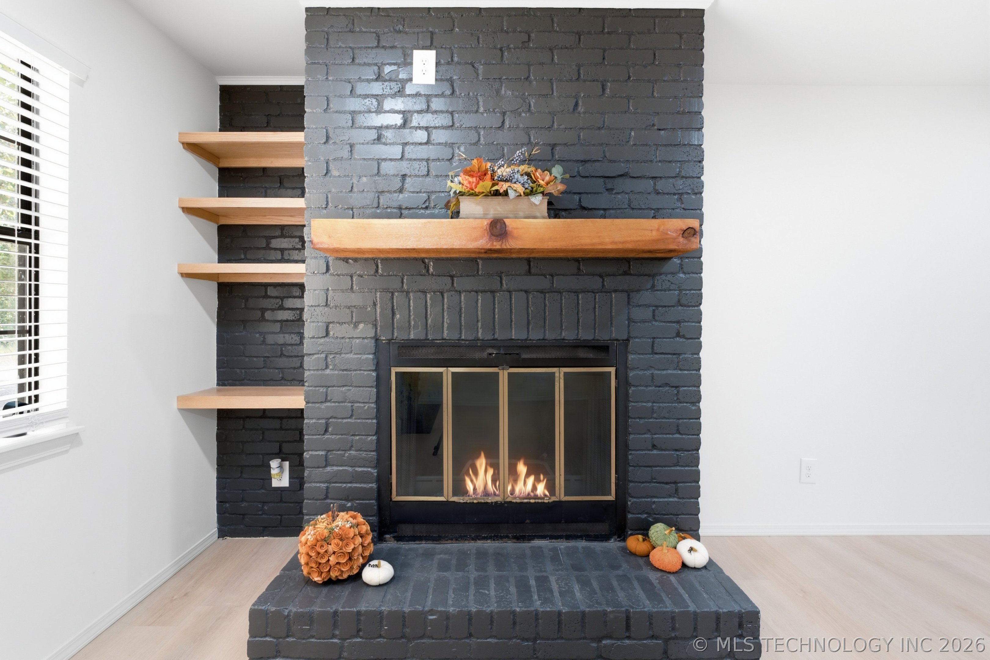 1029 Country Club Road Property Photo 8