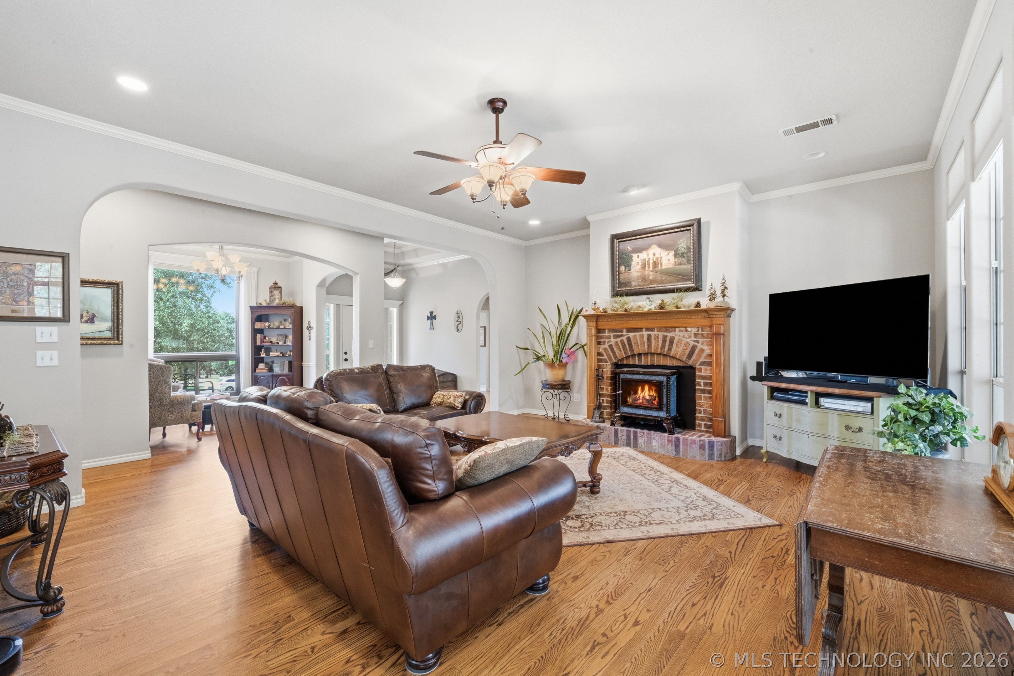 4975 Woodland Drive Property Photo 6