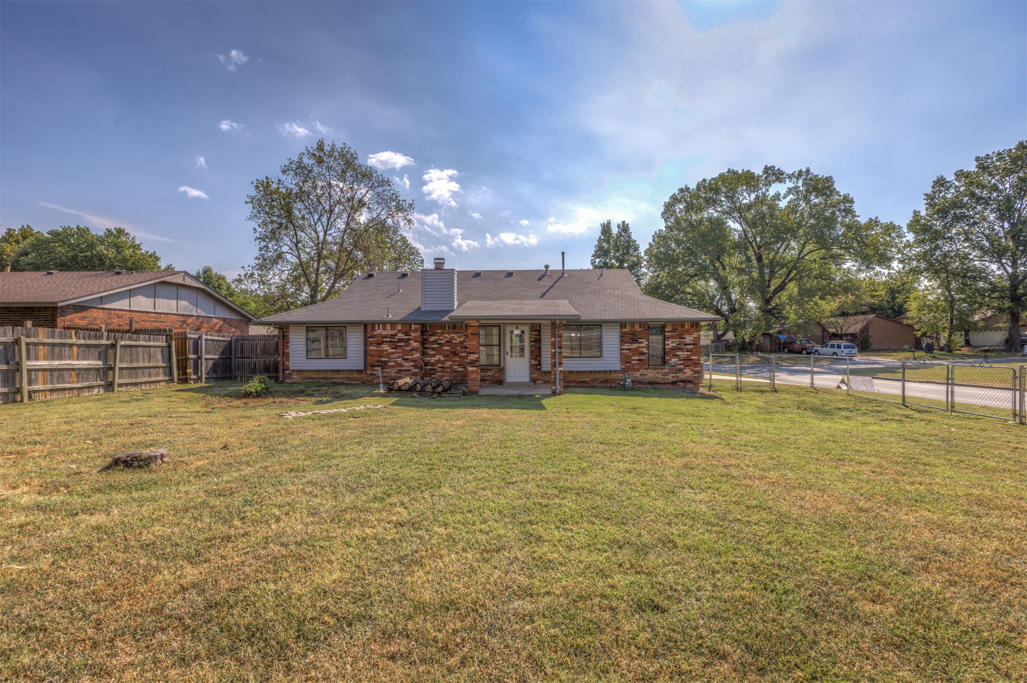 4020 S Birch Place Property Photo 5