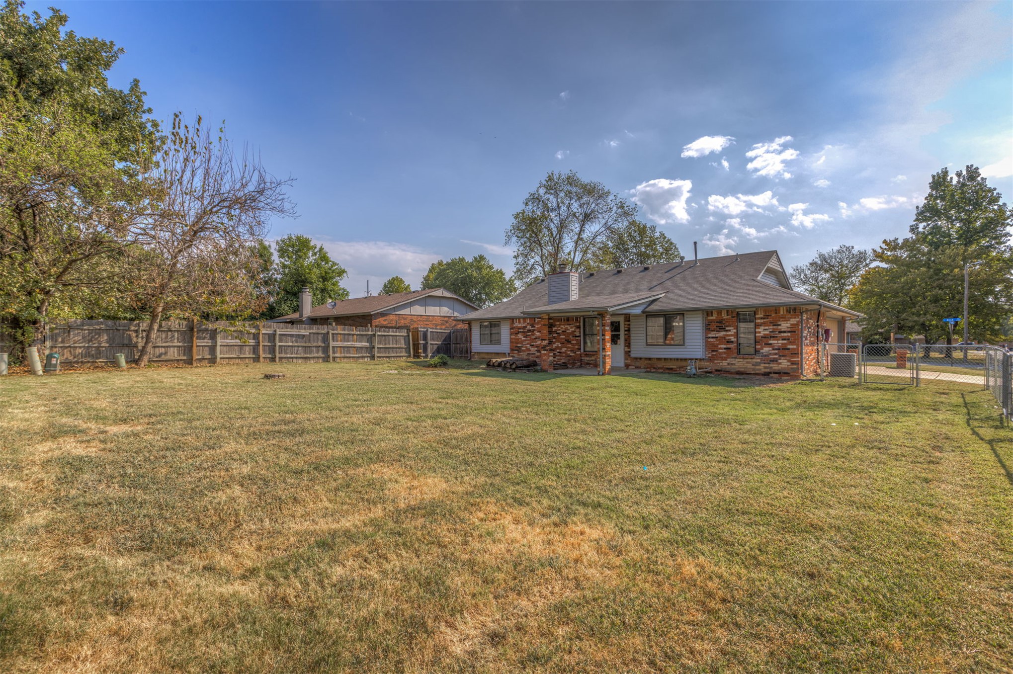 4020 S Birch Place Property Photo 6