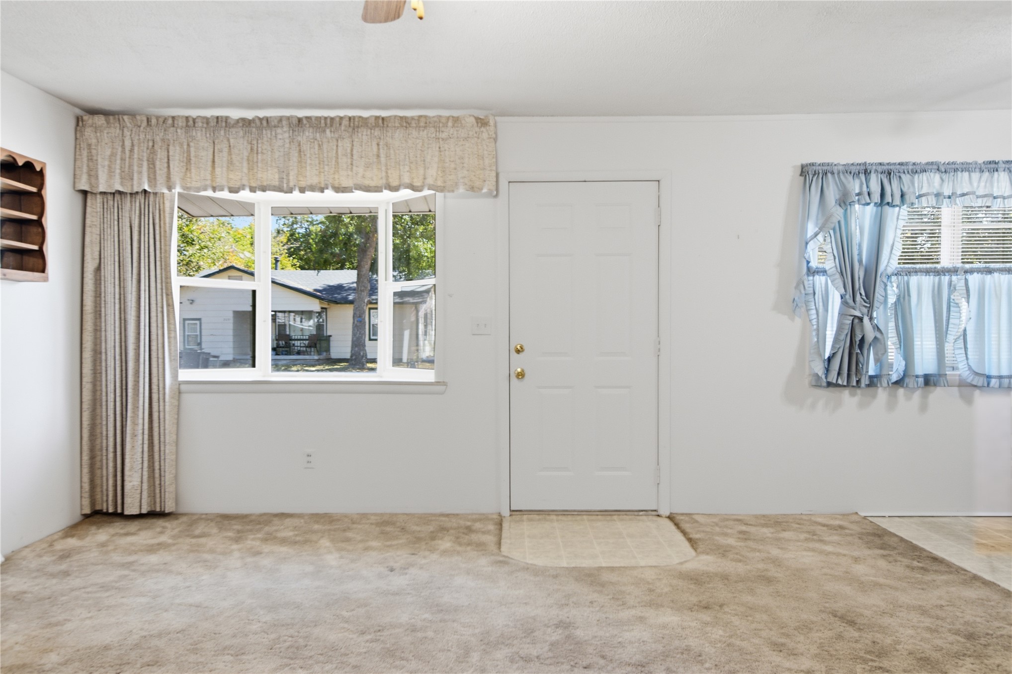208 S Ora Street Property Photo 6
