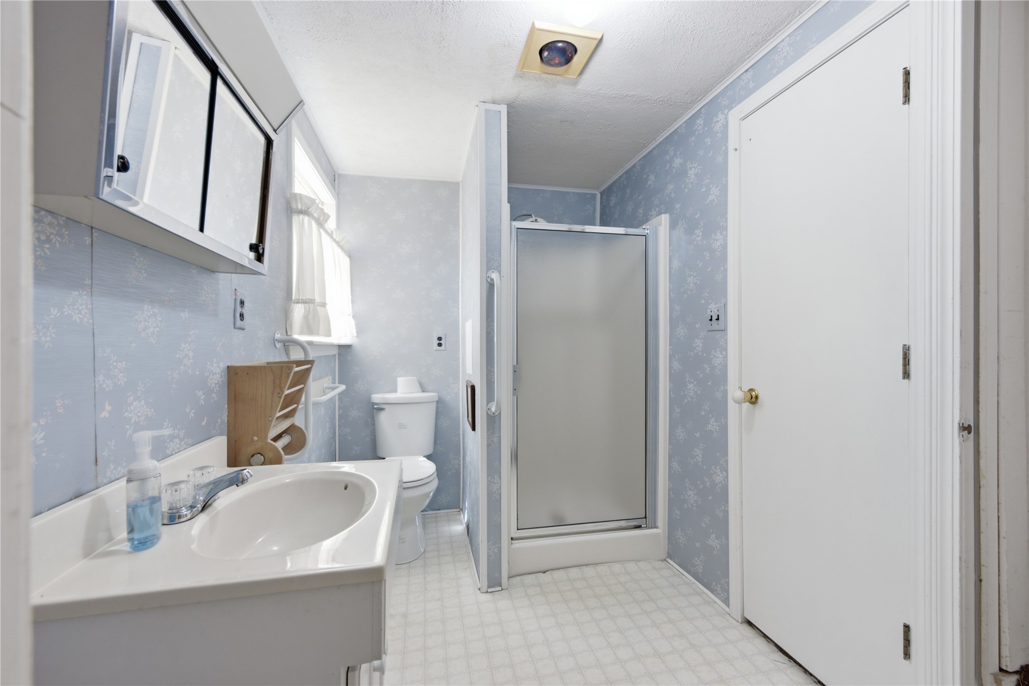 208 S Ora Street Property Photo 16