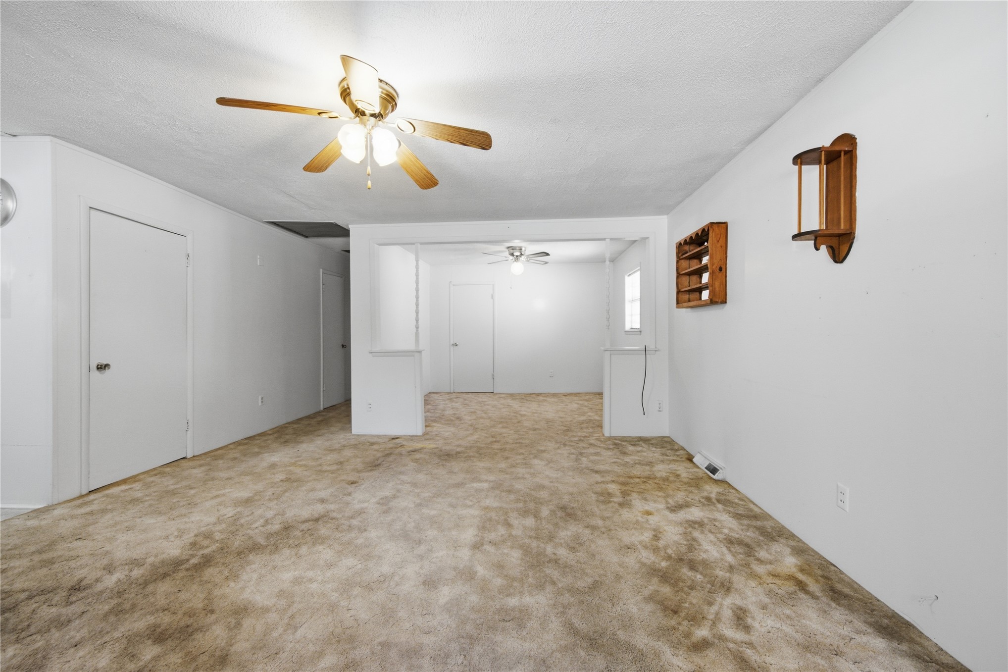 208 S Ora Street Property Photo 17