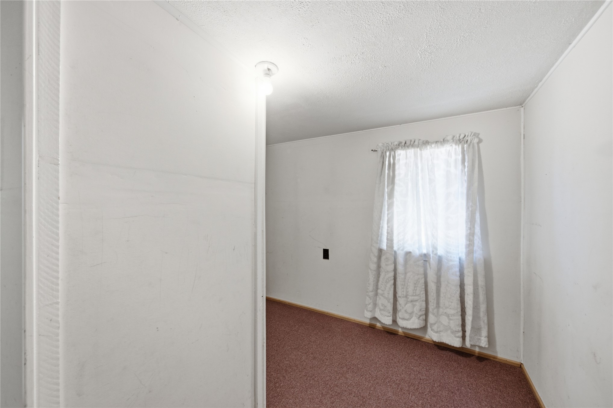 208 S Ora Street Property Photo 20