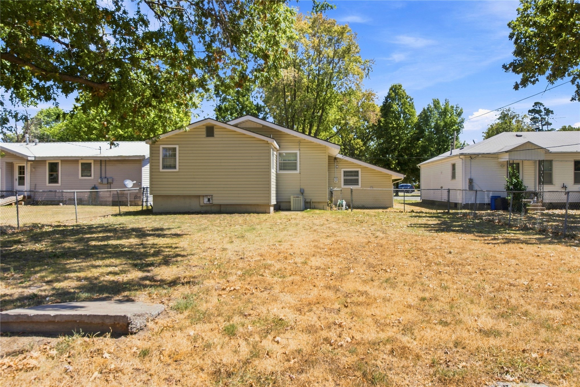 208 S Ora Street Property Photo 23