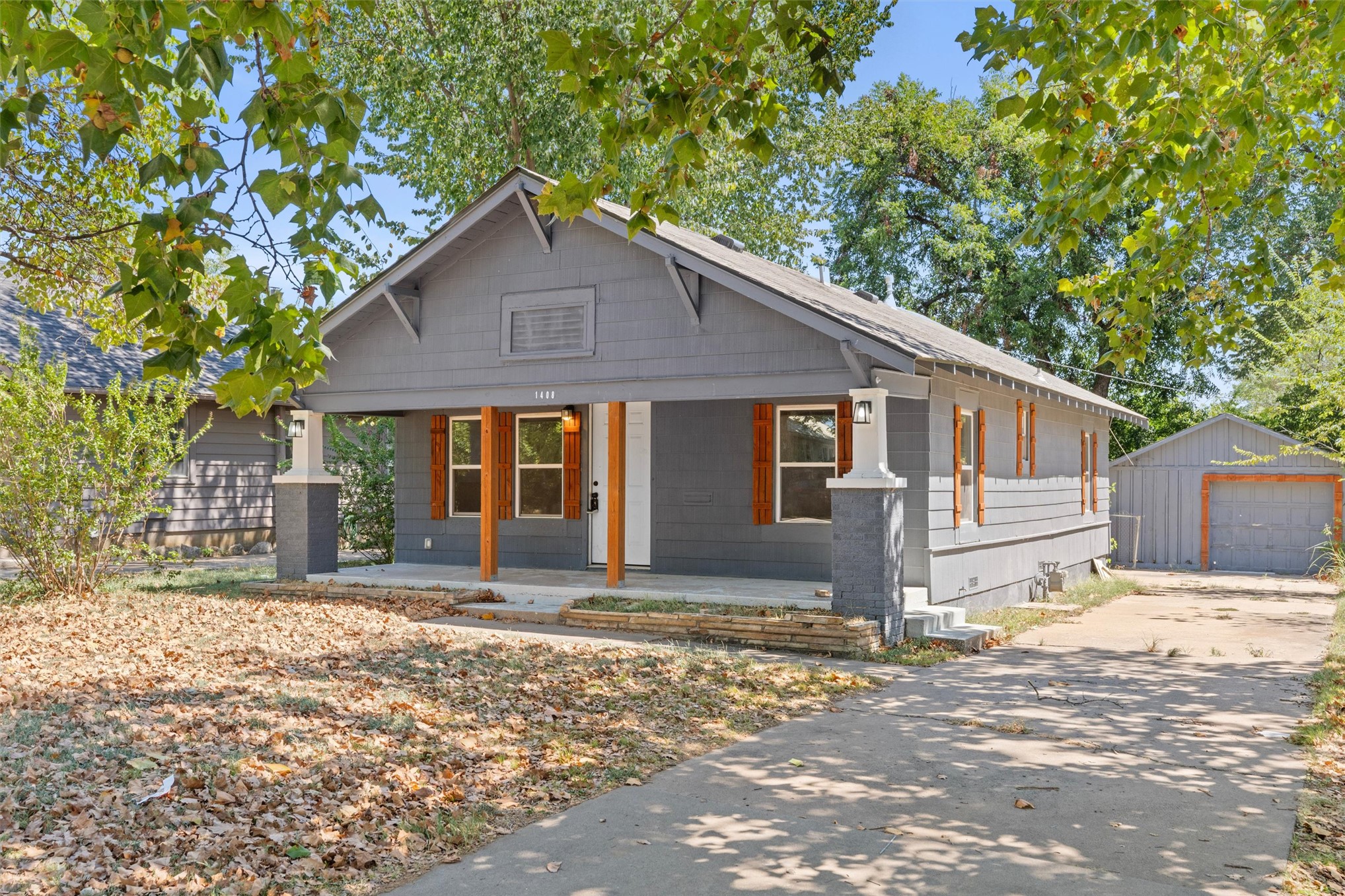 1408 S Maple Avenue Property Photo 2