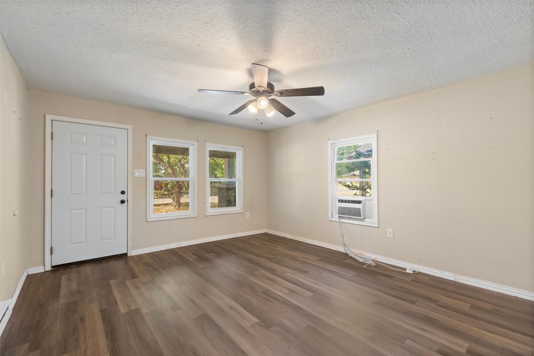 1408 S Maple Avenue Property Photo 7