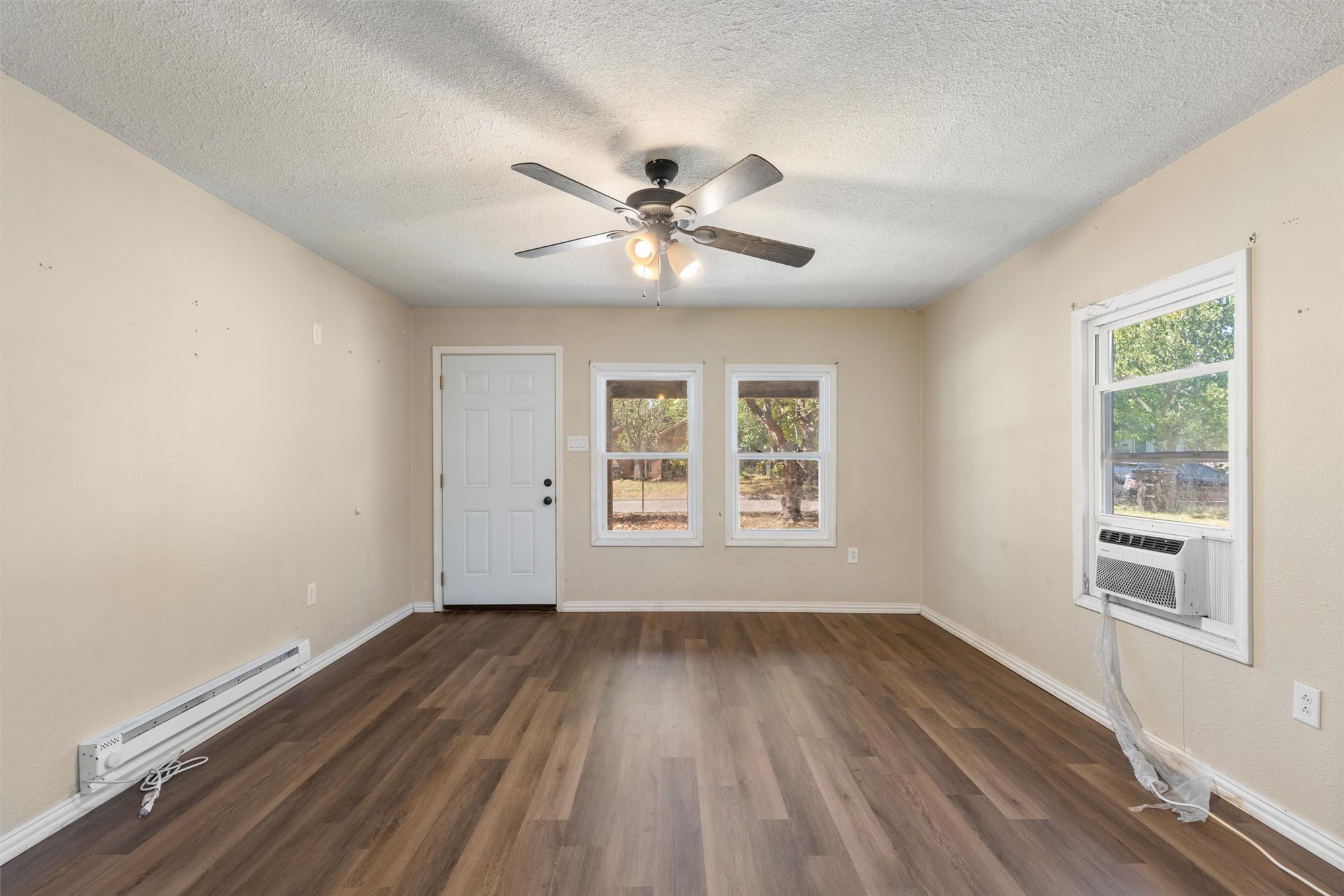 1408 S Maple Avenue Property Photo 8
