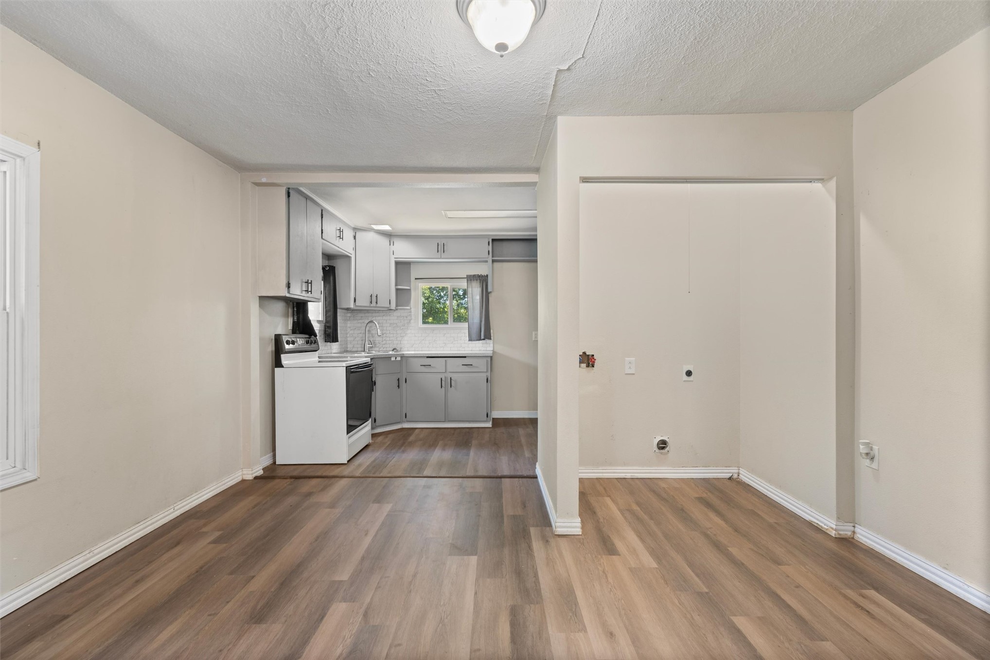 1408 S Maple Avenue Property Photo 9