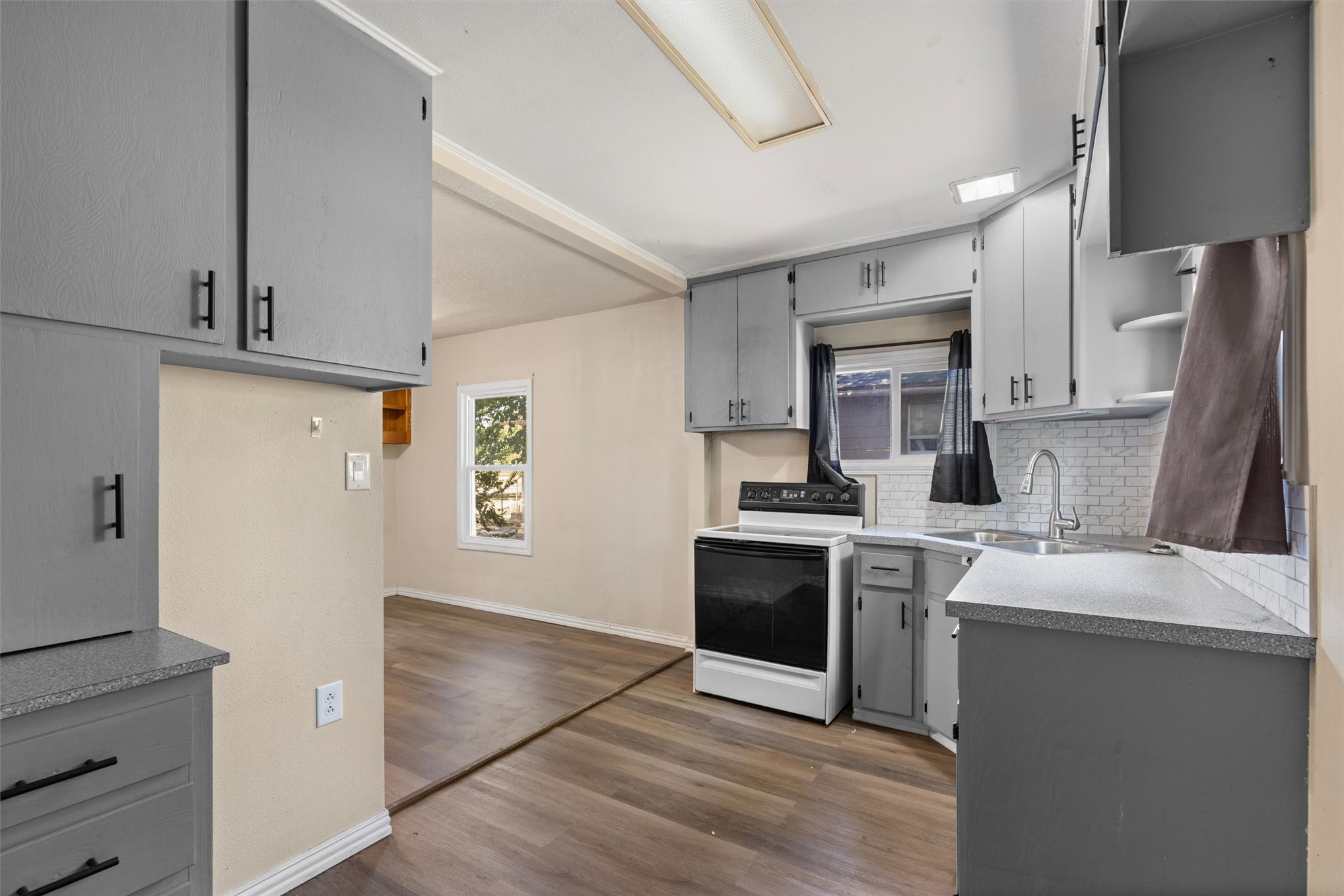 1408 S Maple Avenue Property Photo 14