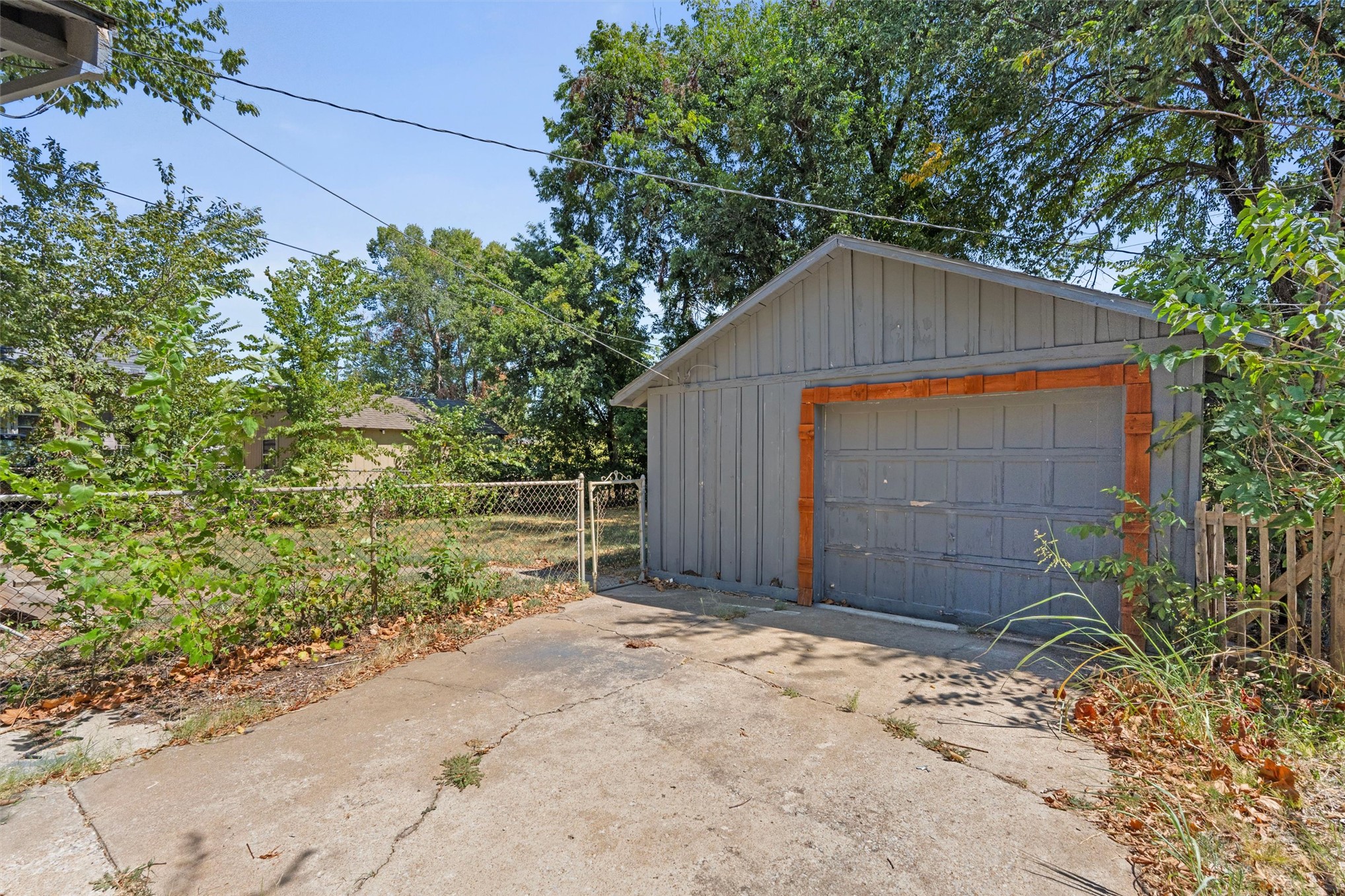 1408 S Maple Avenue Property Photo 24