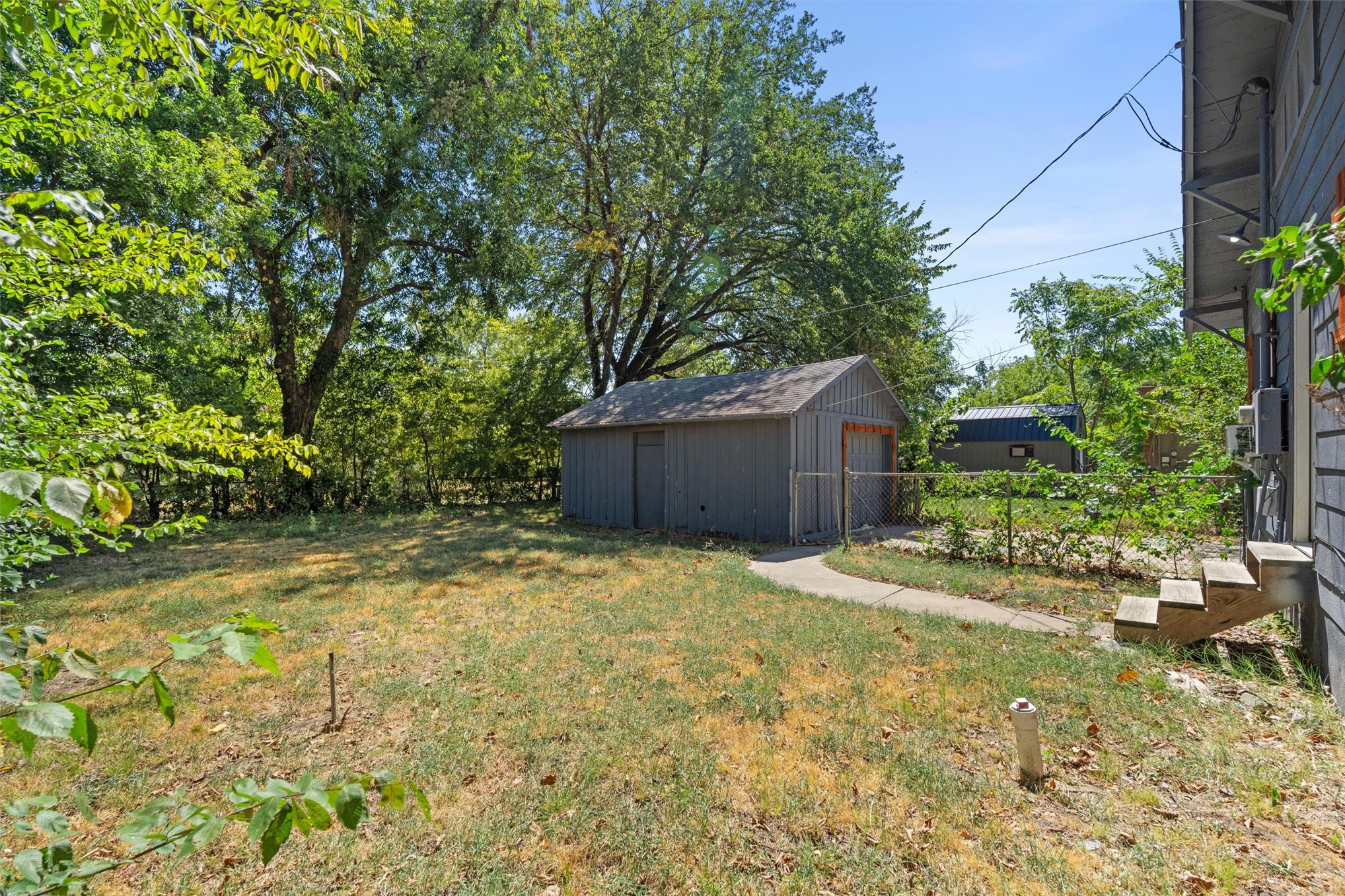 1408 S Maple Avenue Property Photo 25
