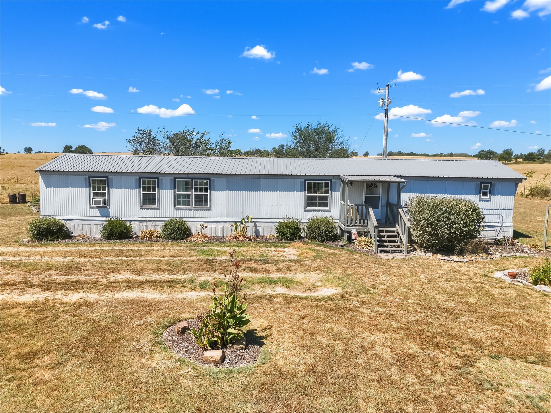 472309 E 700 Road Property Photo 3
