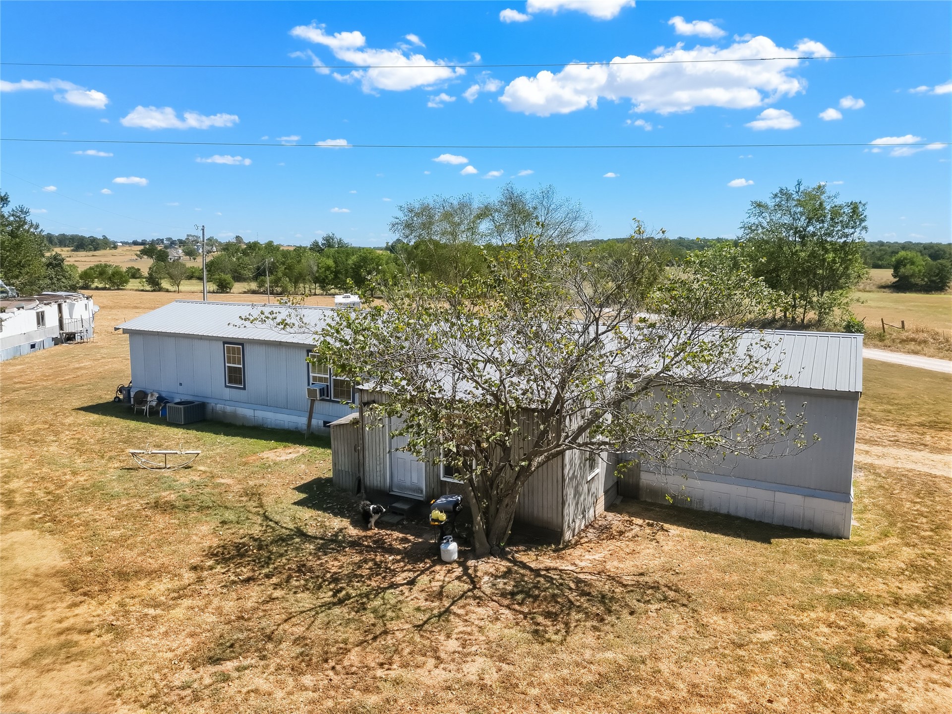 472309 E 700 Road Property Photo 4