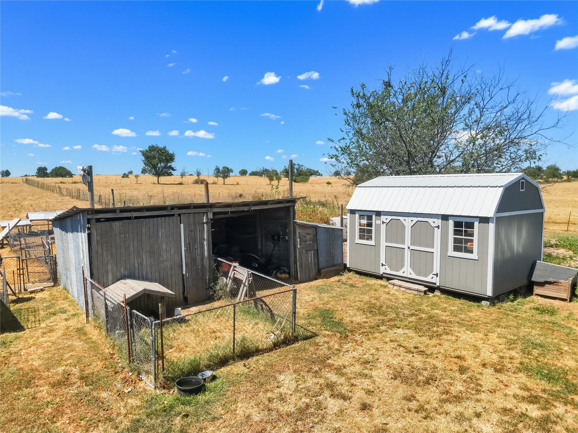 472309 E 700 Road Property Photo 6