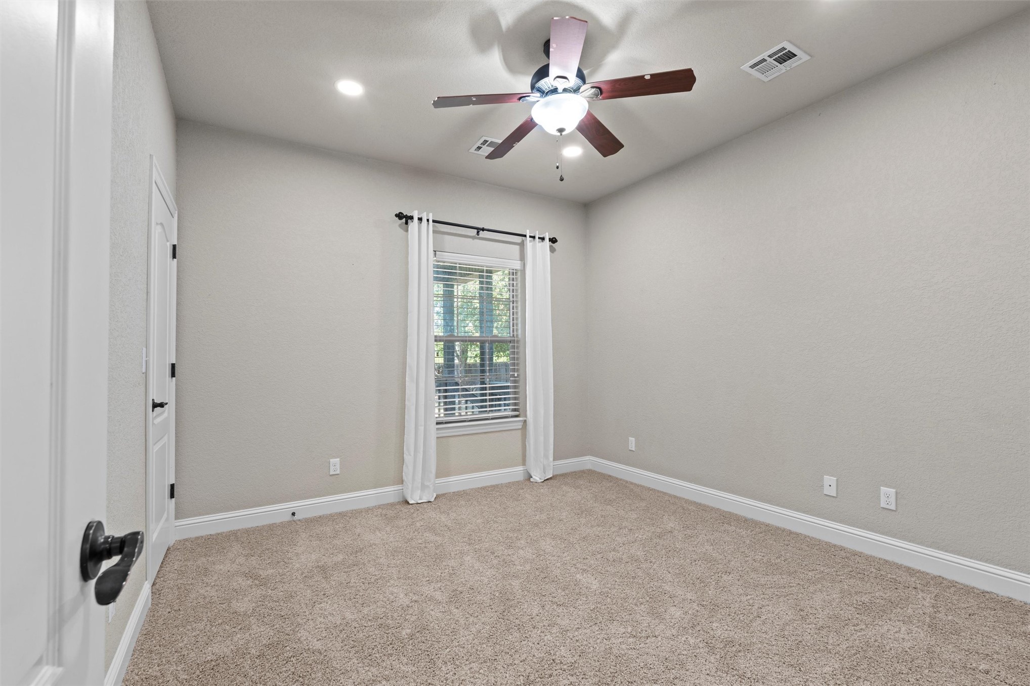 2607 Churchill Property Photo 38