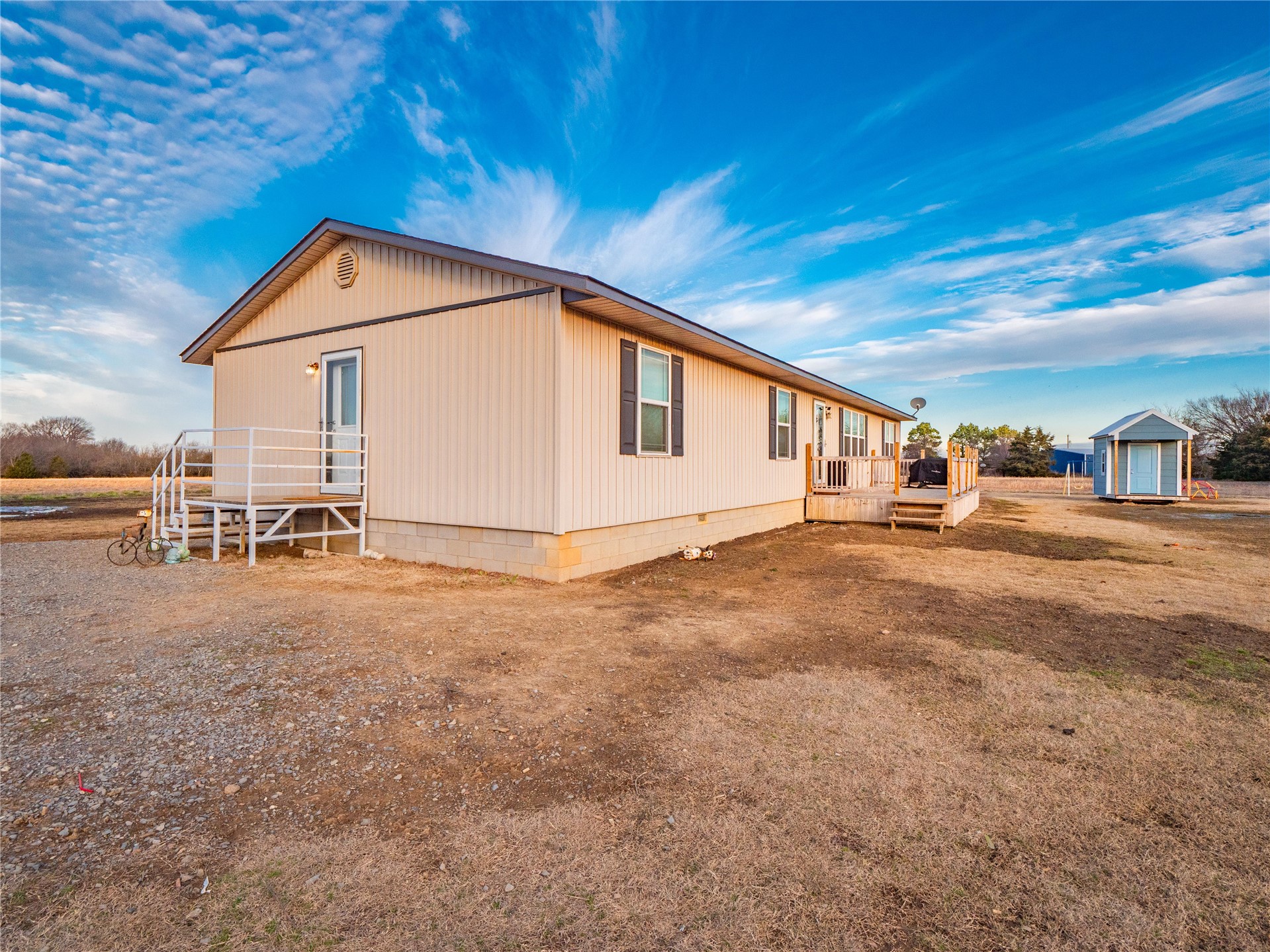 609 1st Street Property Photo 2