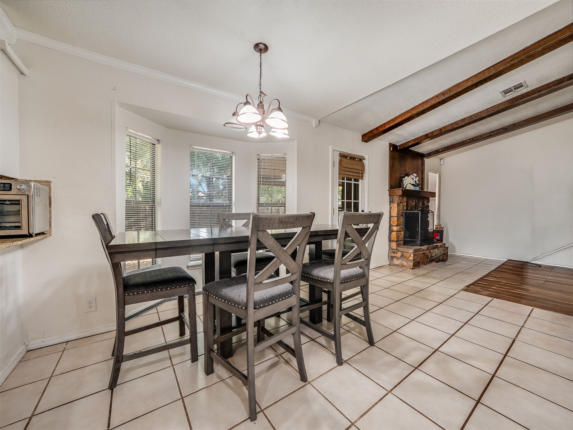 1100 W Knoxville Street Property Photo 14