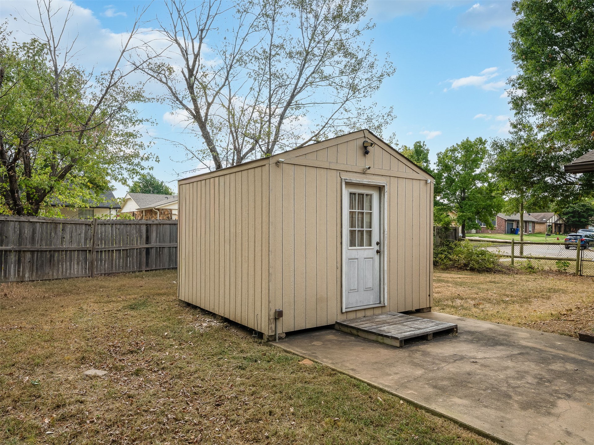 1100 W Knoxville Street Property Photo 24