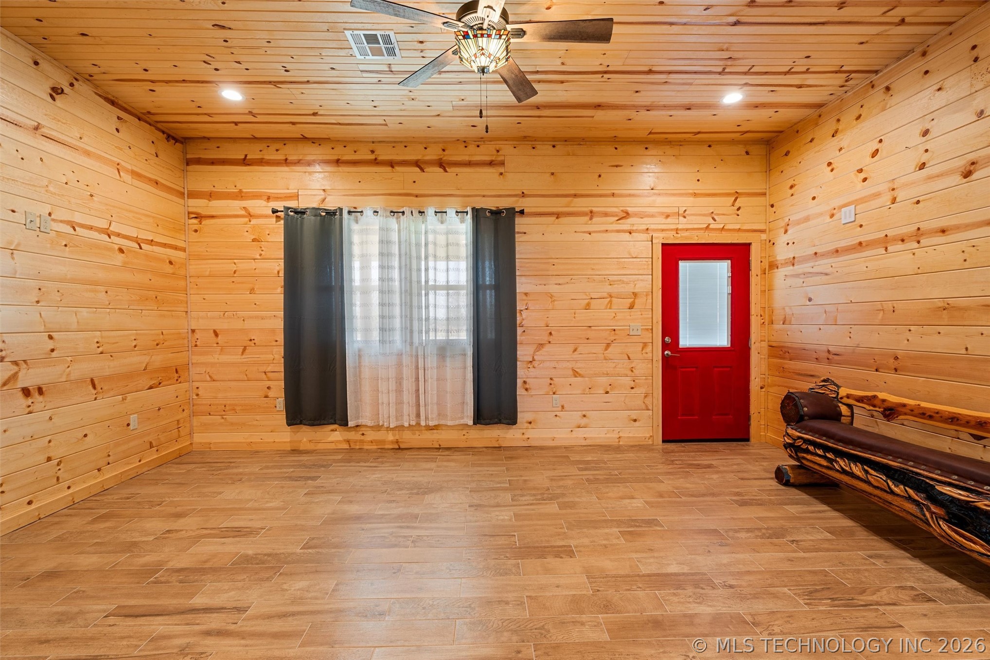 13908 N 3973 Drive Property Photo 8