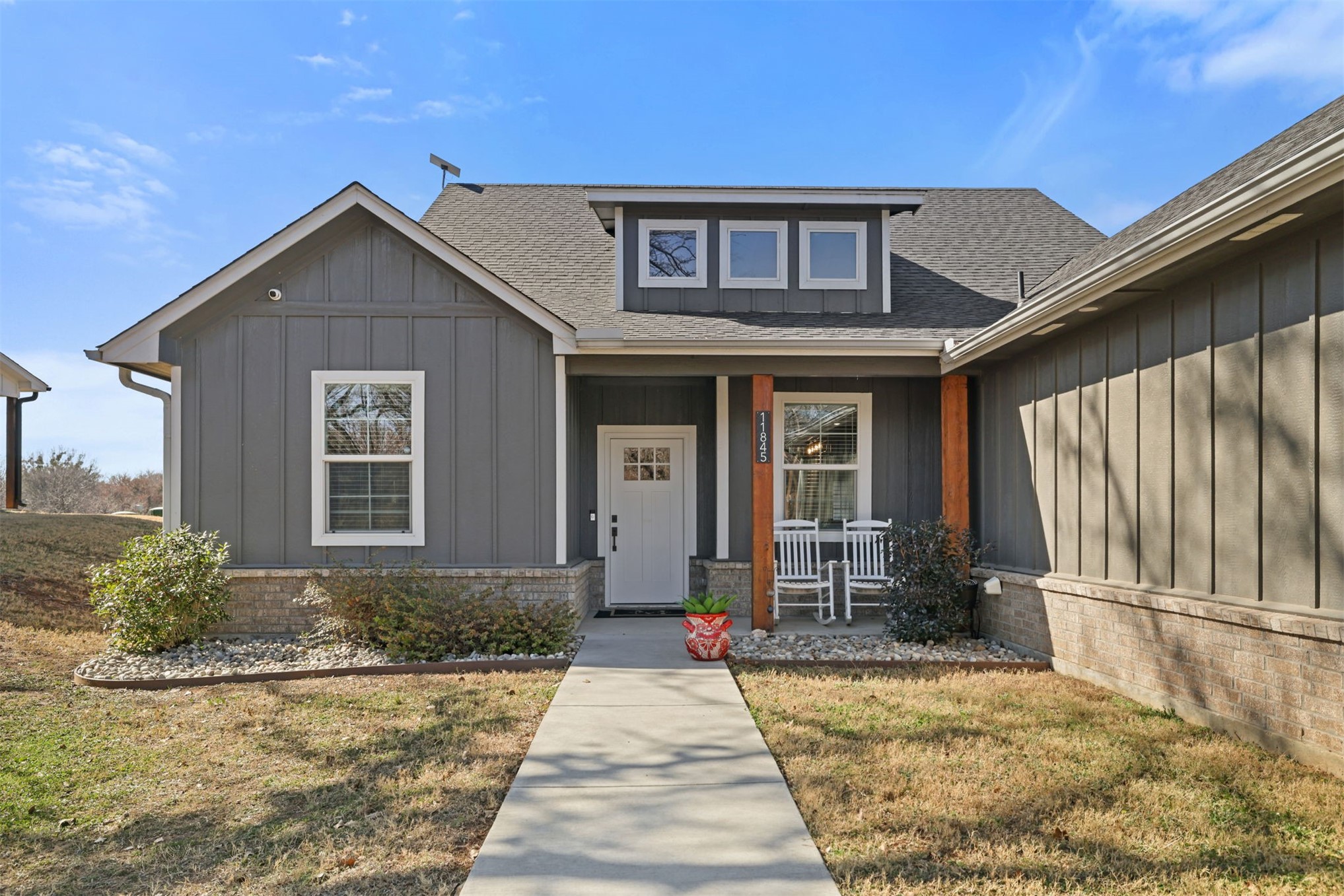11845 Oak Ridge Drive Property Photo 1