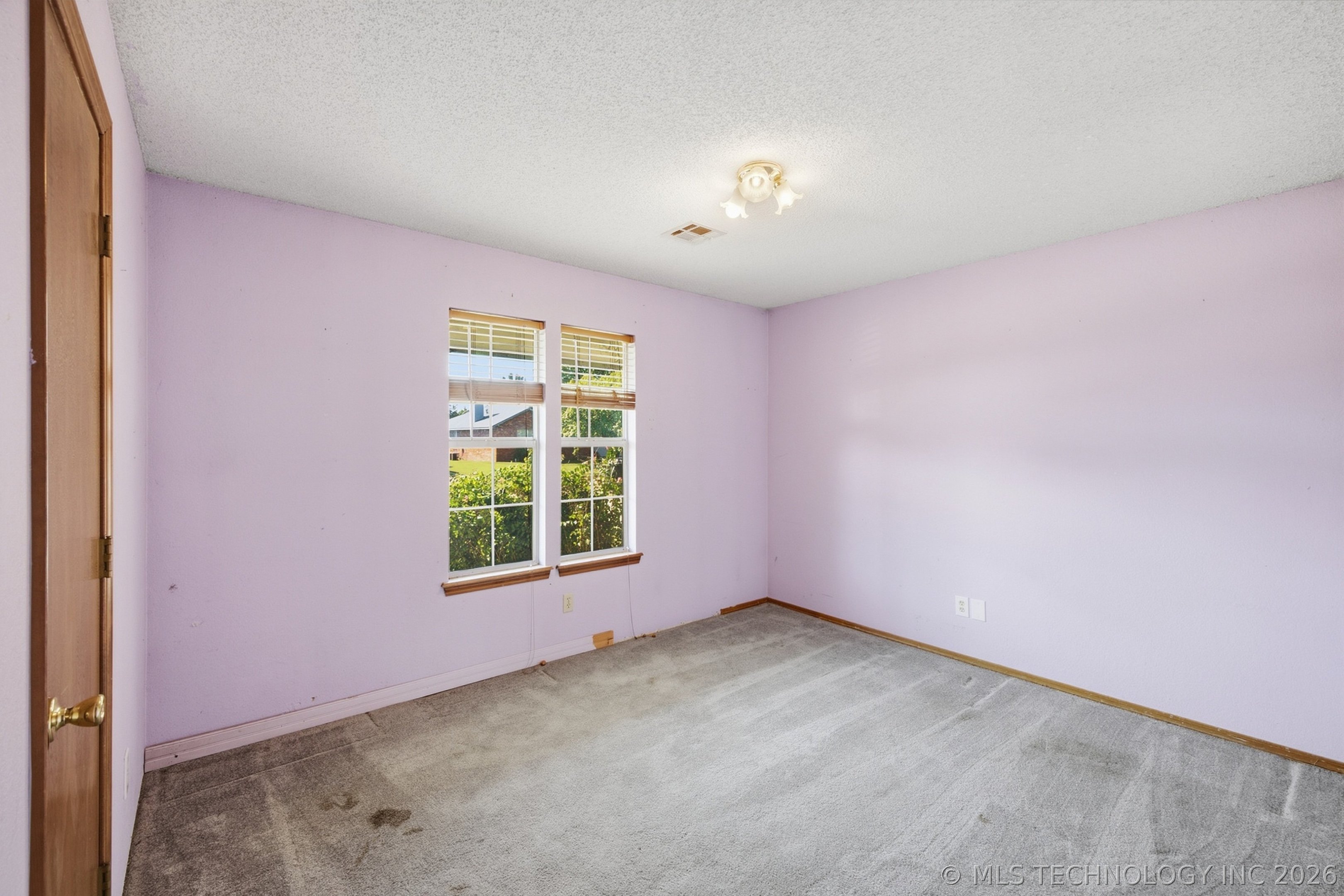 2929 S Main Street Property Photo 12