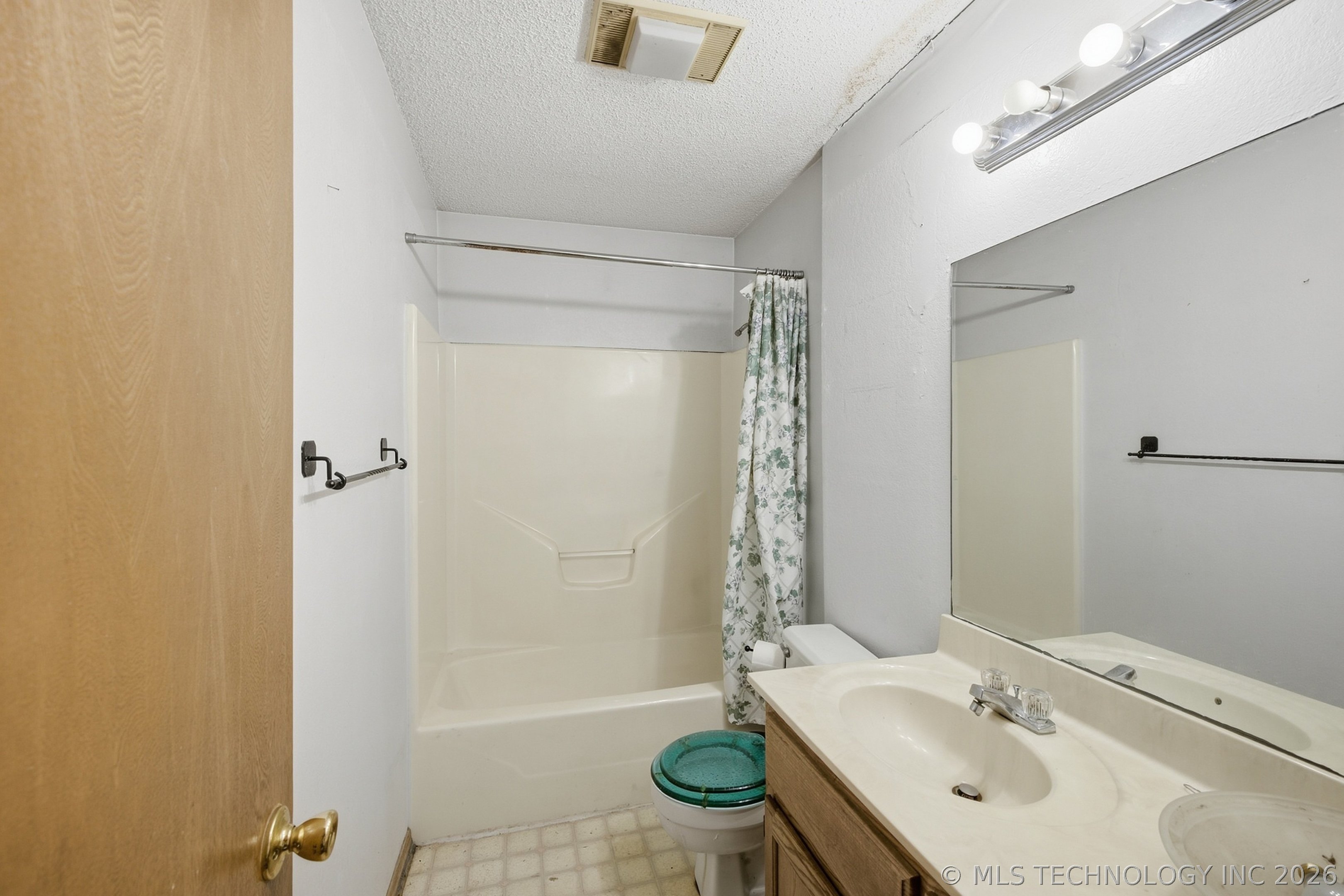 2929 S Main Street Property Photo 14