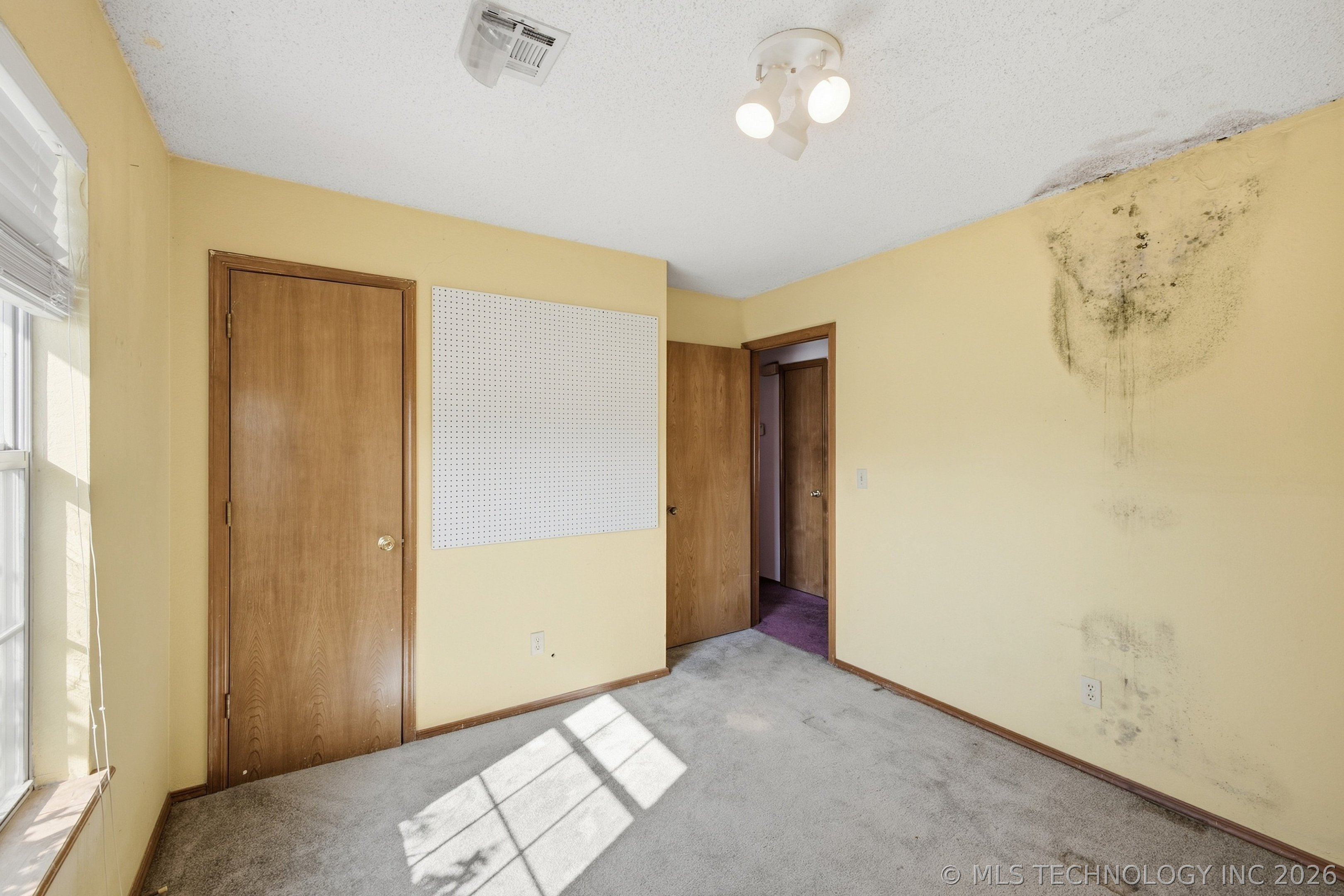 2929 S Main Street Property Photo 16