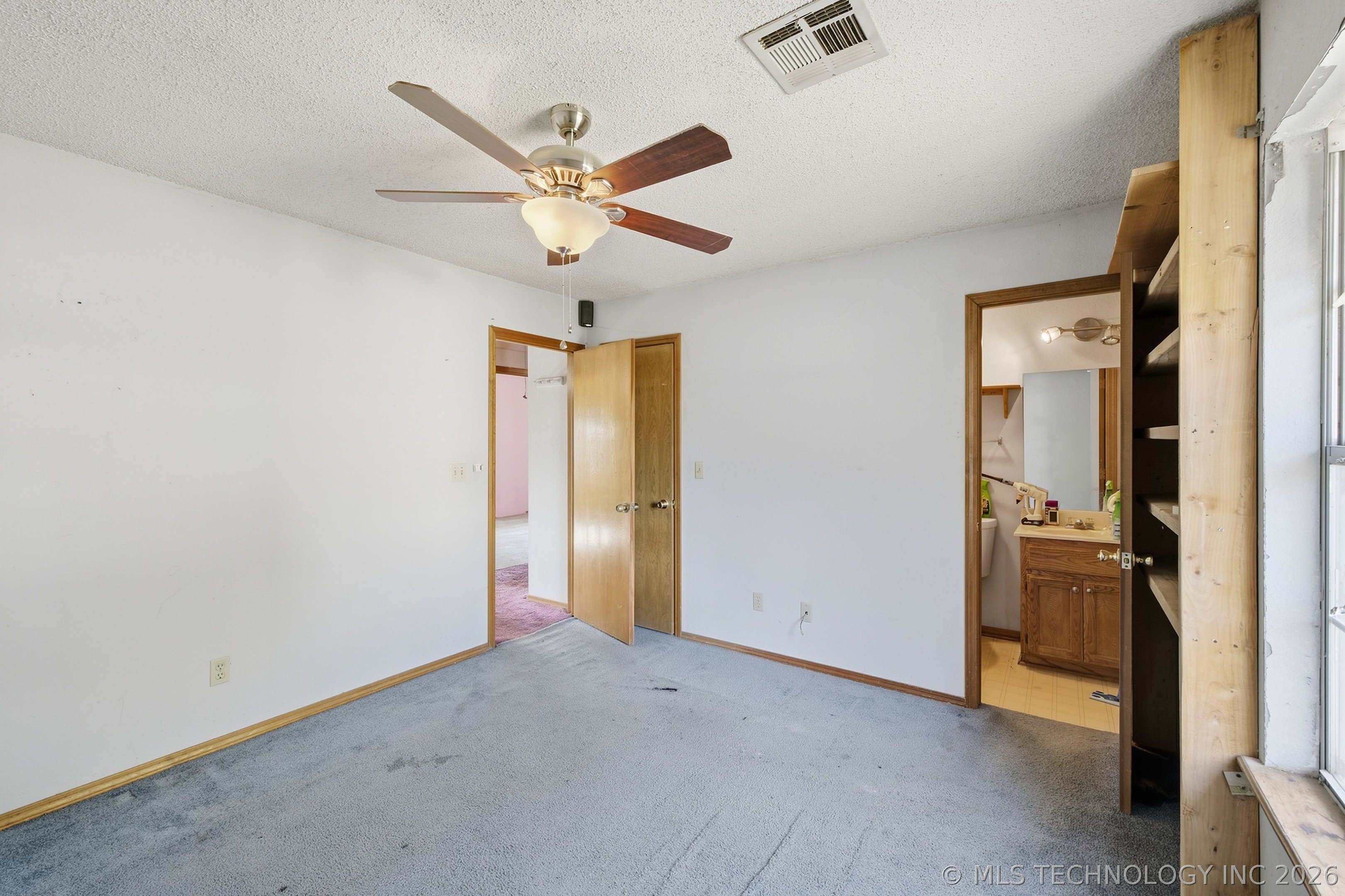 2929 S Main Street Property Photo 20