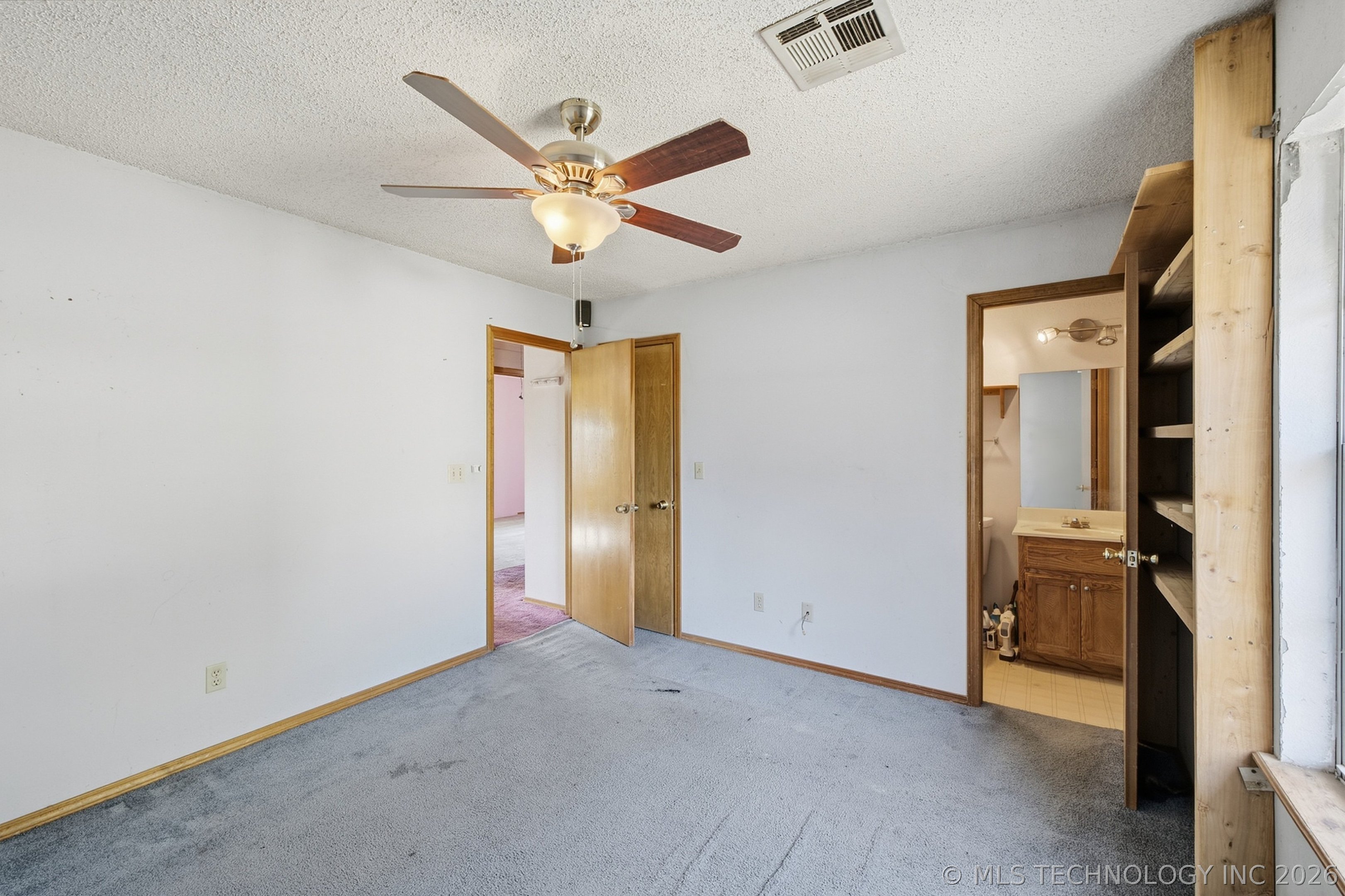 2929 S Main Street Property Photo 21