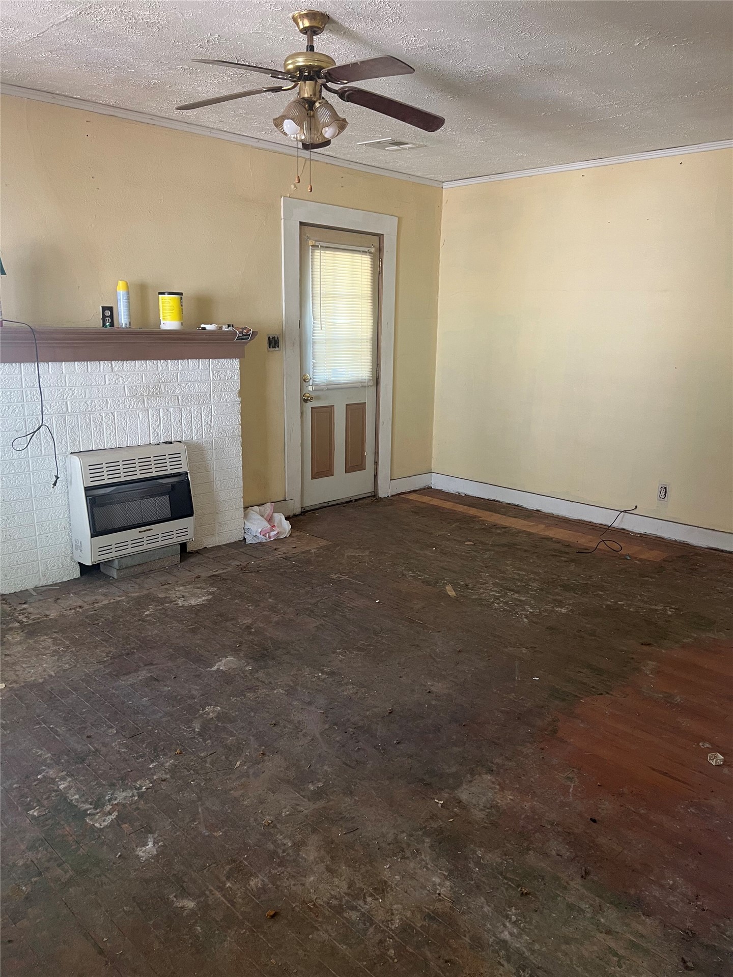525 W 20th Property Photo 8