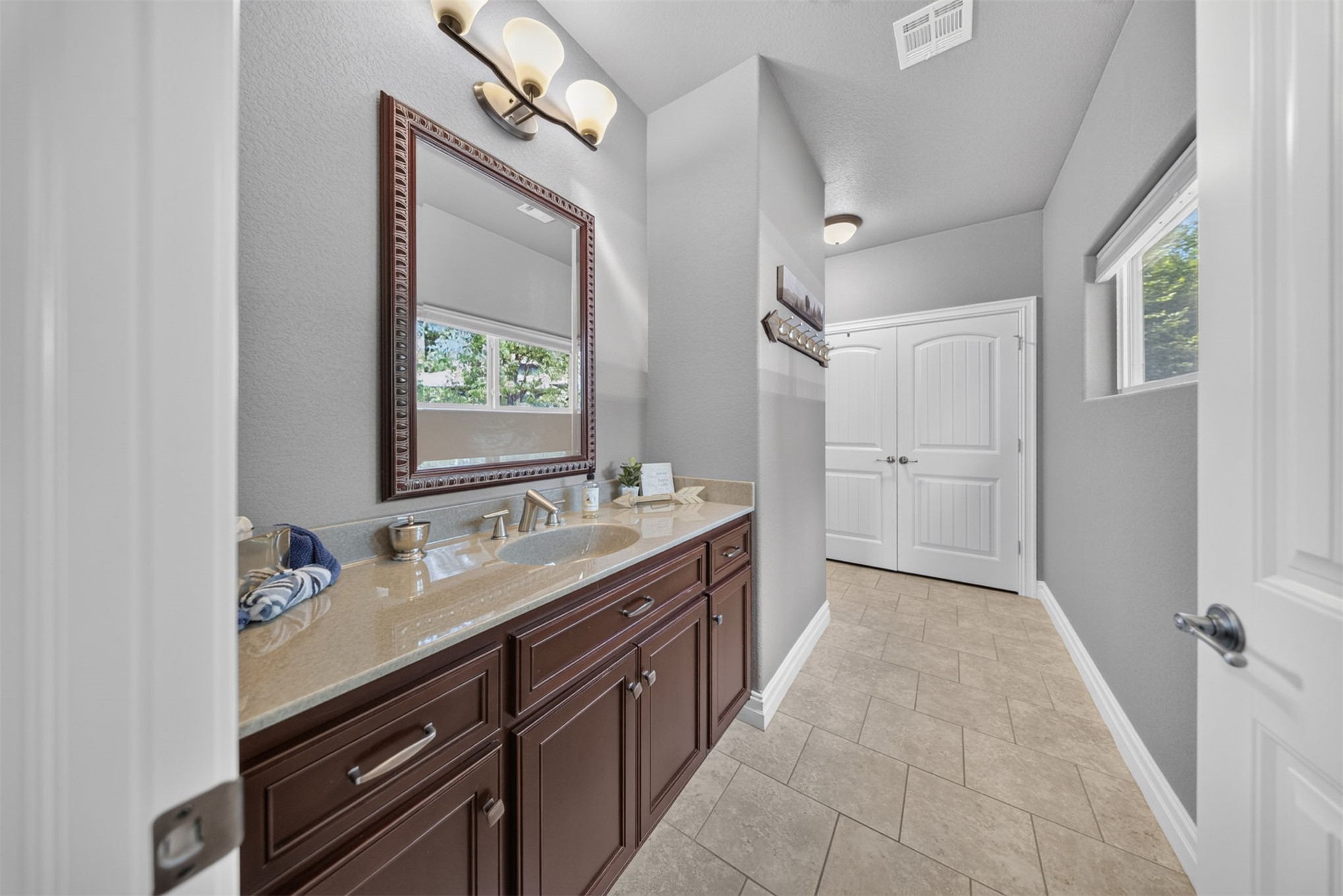59796 E 318 Lane Property Photo 25