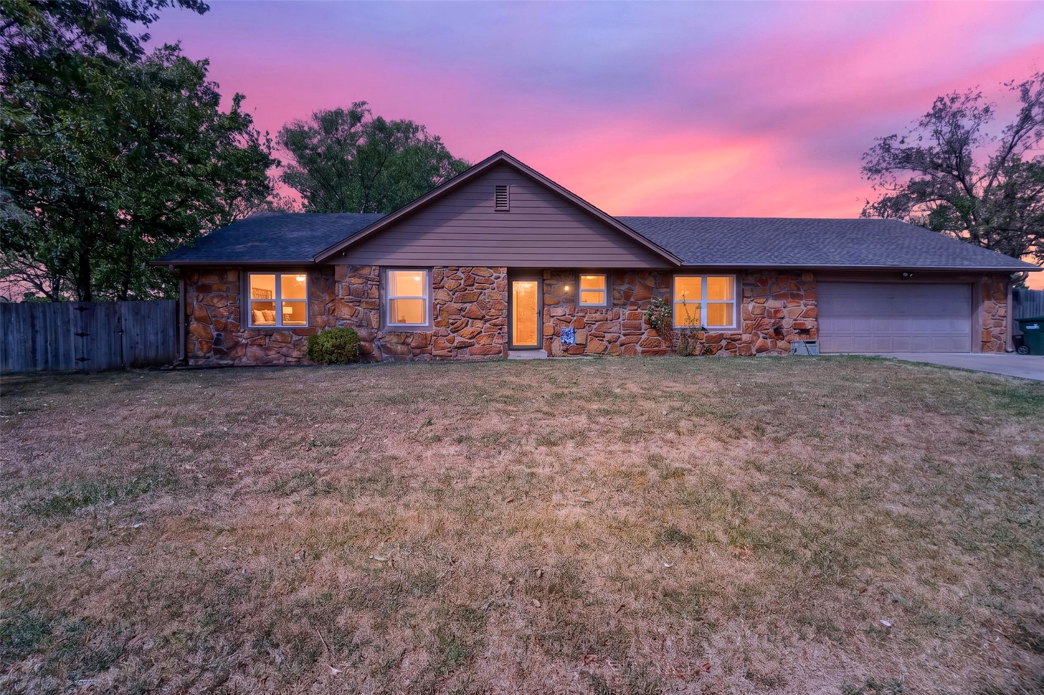 1631 Valley Parkway Property Photo 1