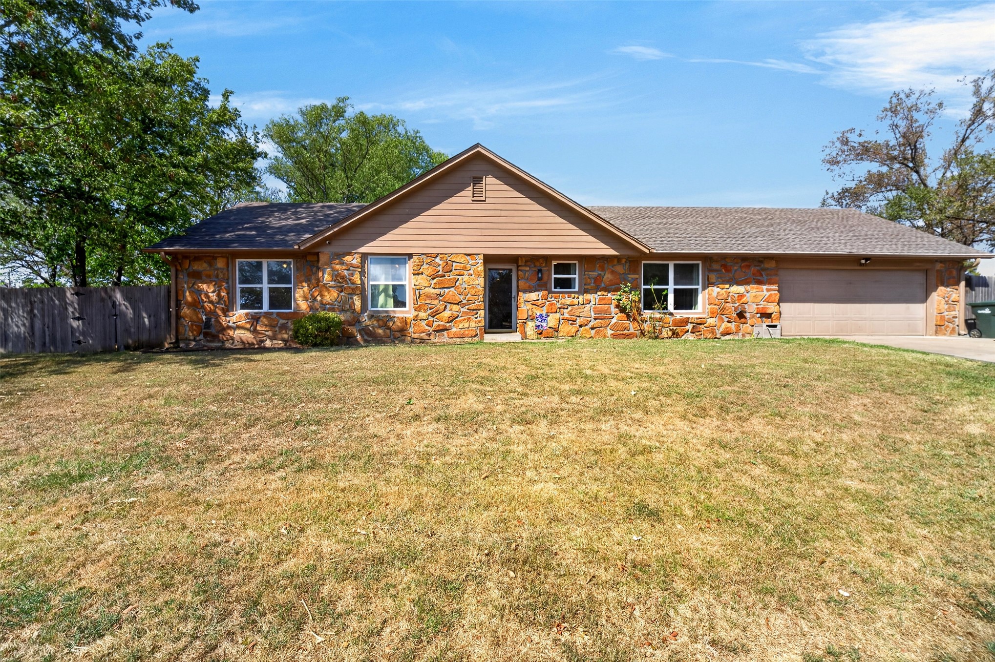 1631 Valley Parkway Property Photo 2