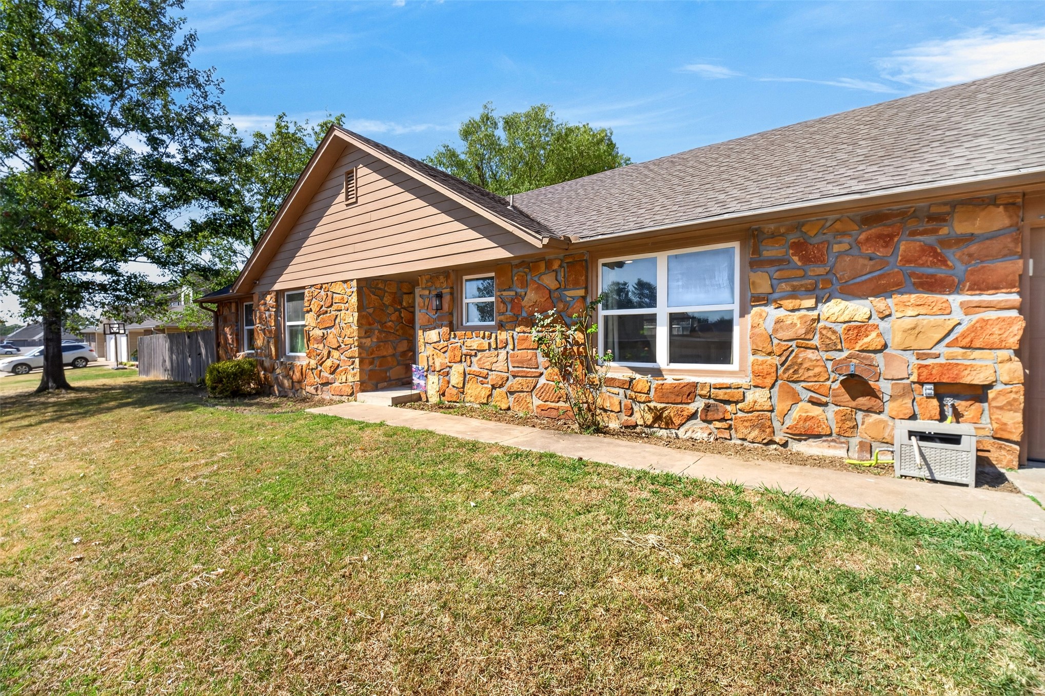 1631 Valley Parkway Property Photo 6