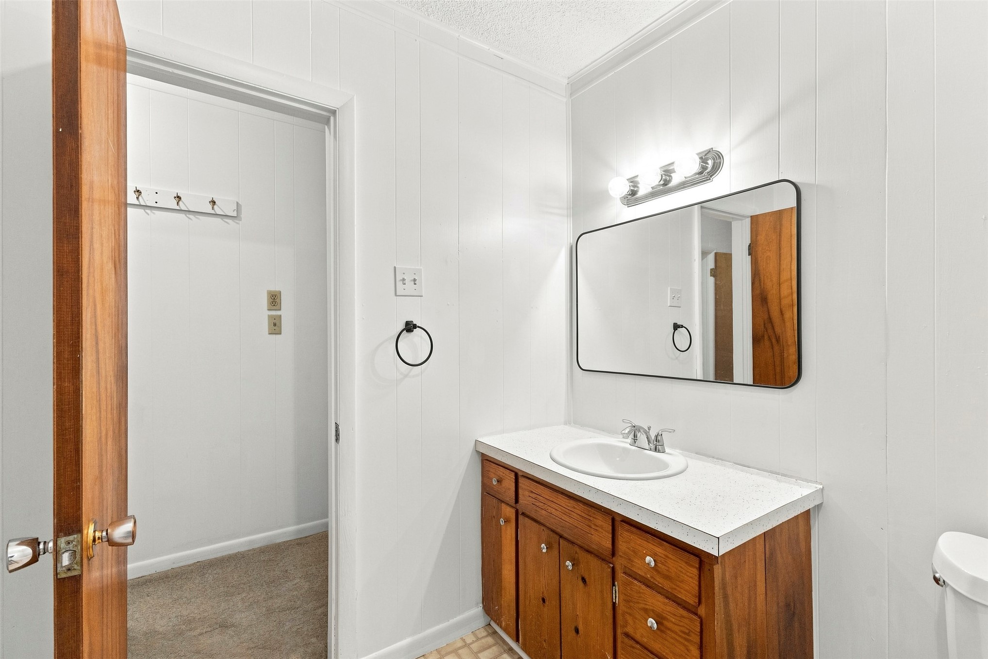 205 Broadway Street Property Photo 12