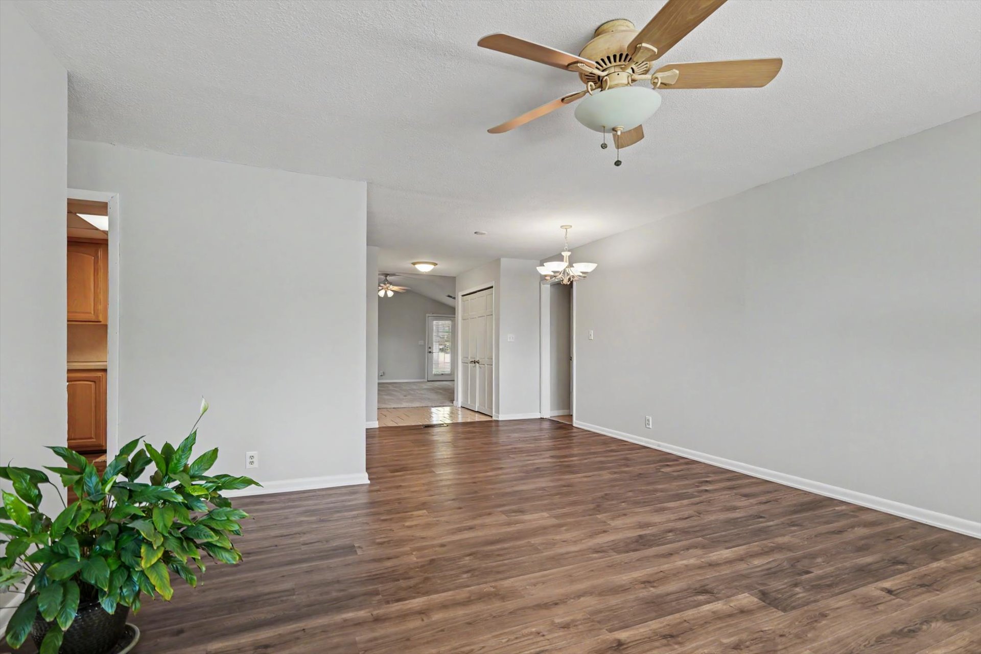 608 N Woodland Drive Property Photo 2