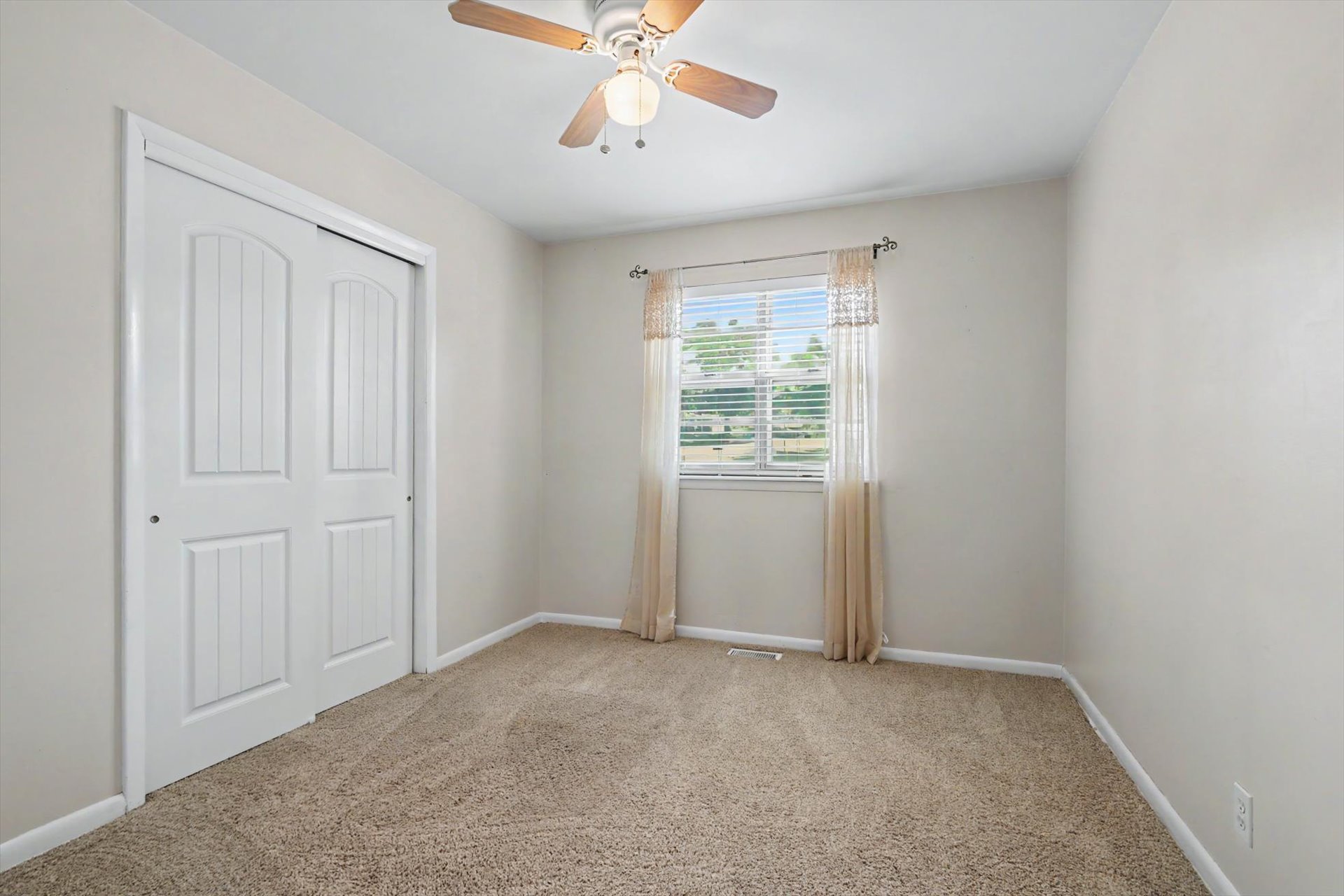 608 N Woodland Drive Property Photo 16