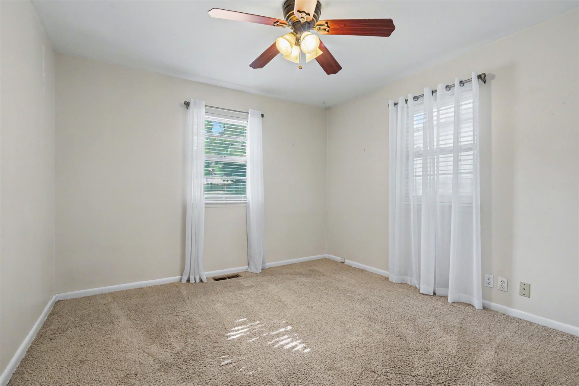 608 N Woodland Drive Property Photo 19