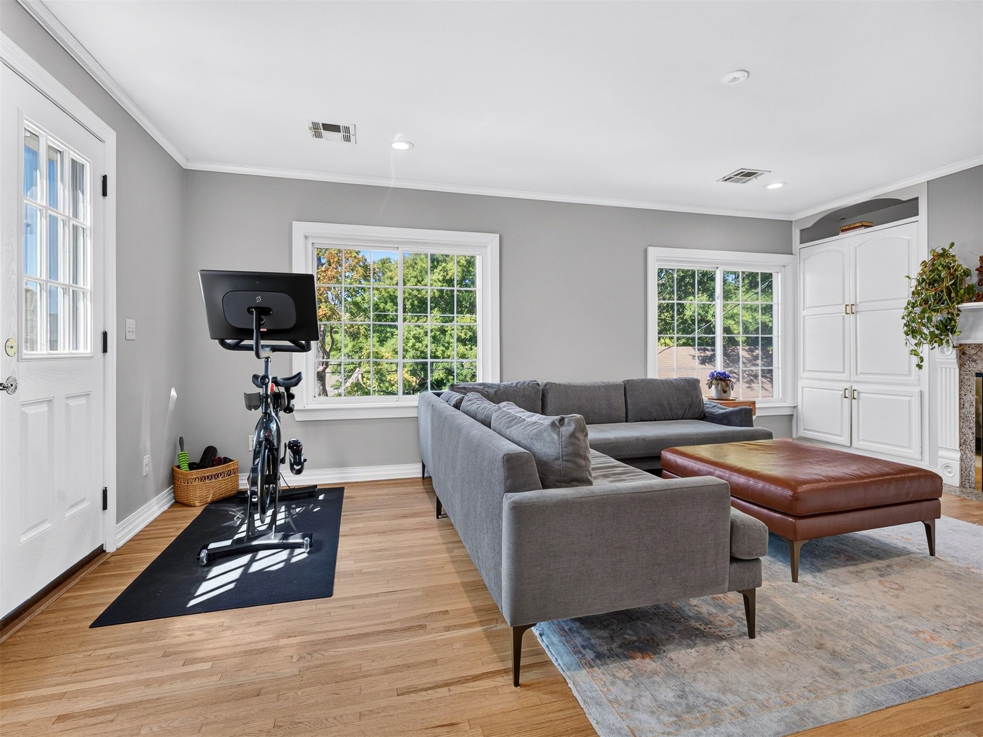 1934 S Evanston Avenue Property Photo 5