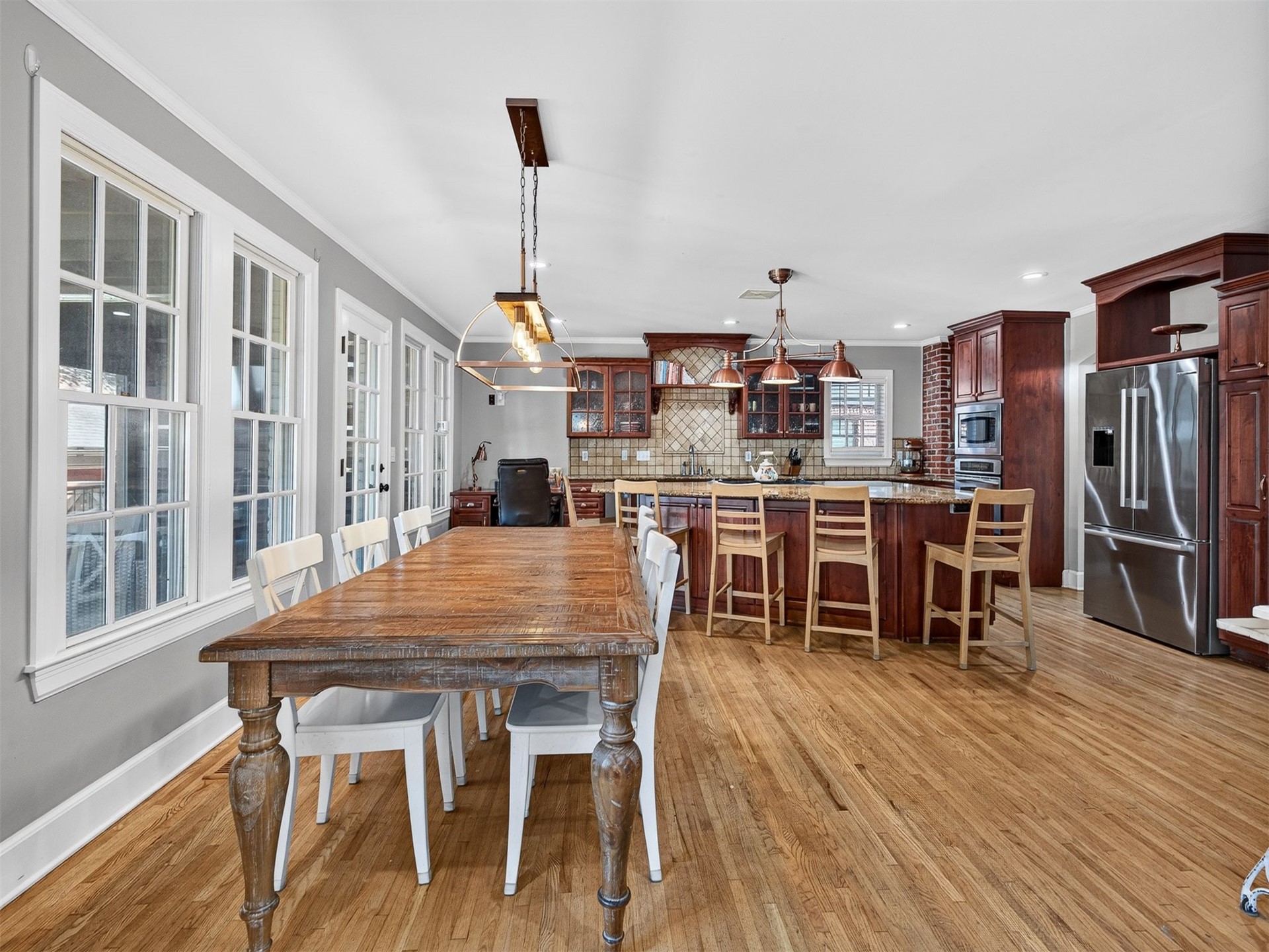 1934 S Evanston Avenue Property Photo 12